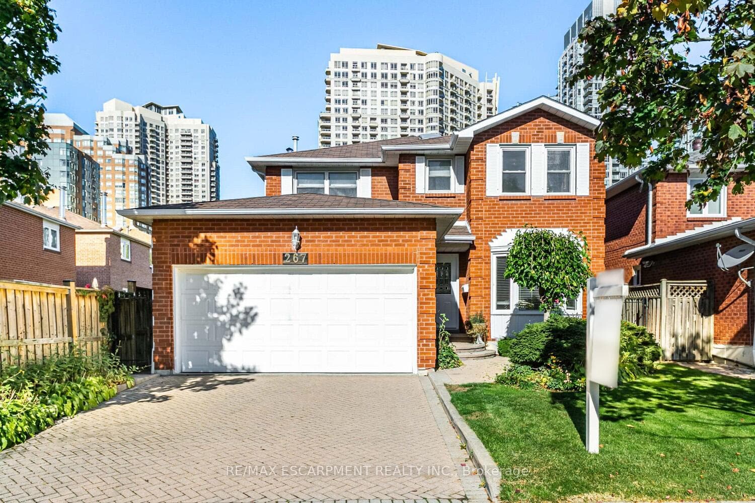 267 Macedonia Crescent, Mississauga, ON L5B 3R9 - Photo 1
