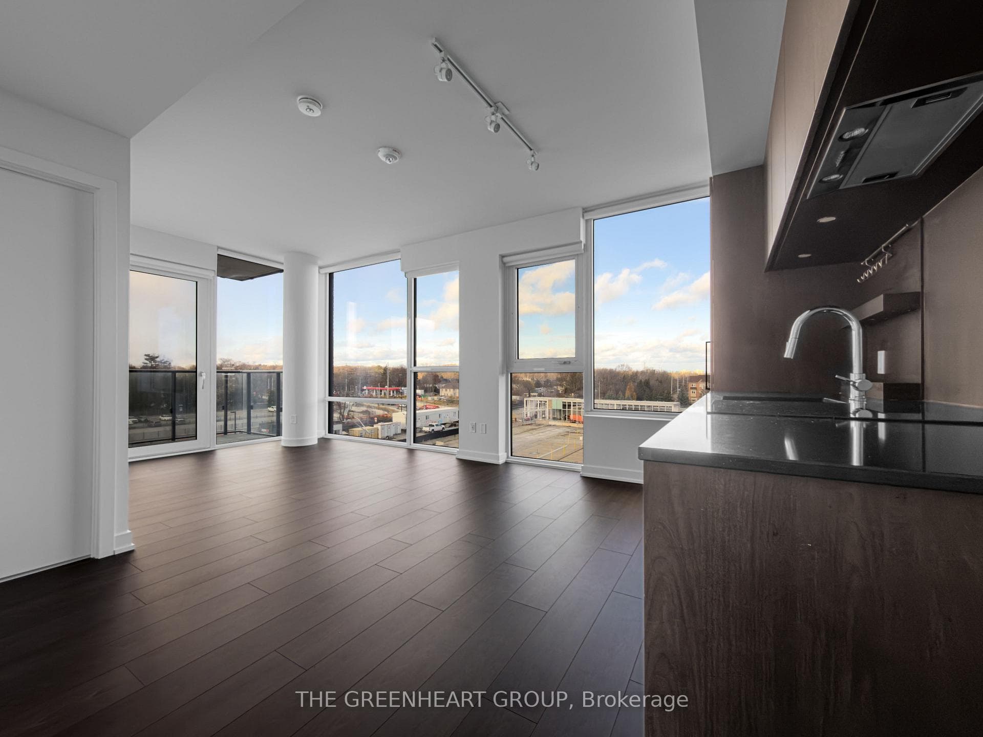 28 Ann Street Unit 421, Mississauga, ON L5G 0E1 - Photo 1