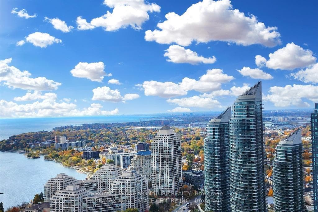20 Shore Breeze Drive Unit 3903, Liberty Village / Parkdale / South Parkdale, ON M8V 0C7 - Photo 1