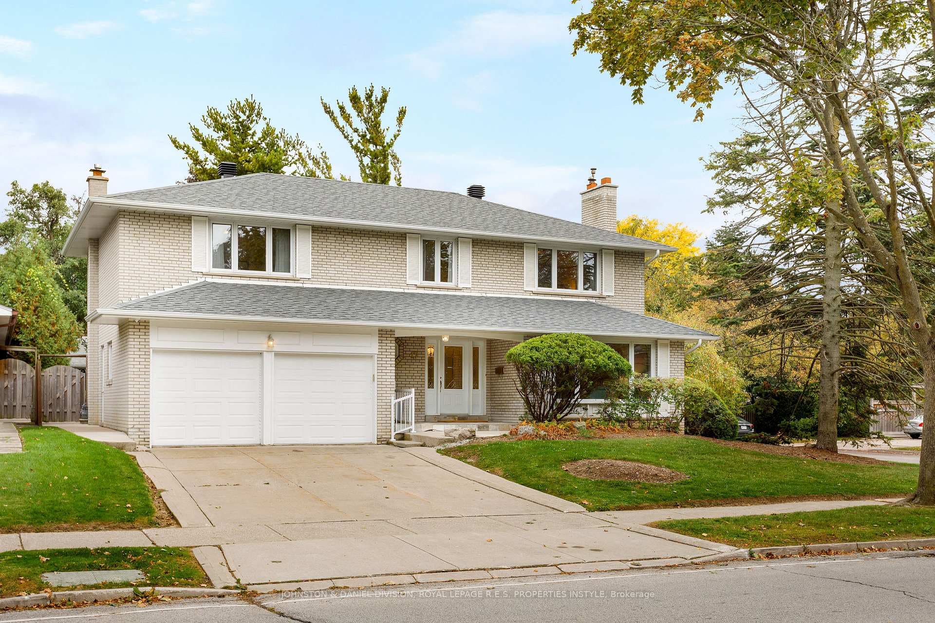 17 Longfield Road, Etobicoke (Islington / Rexdale), ON M9B 3E8 - Photo 1