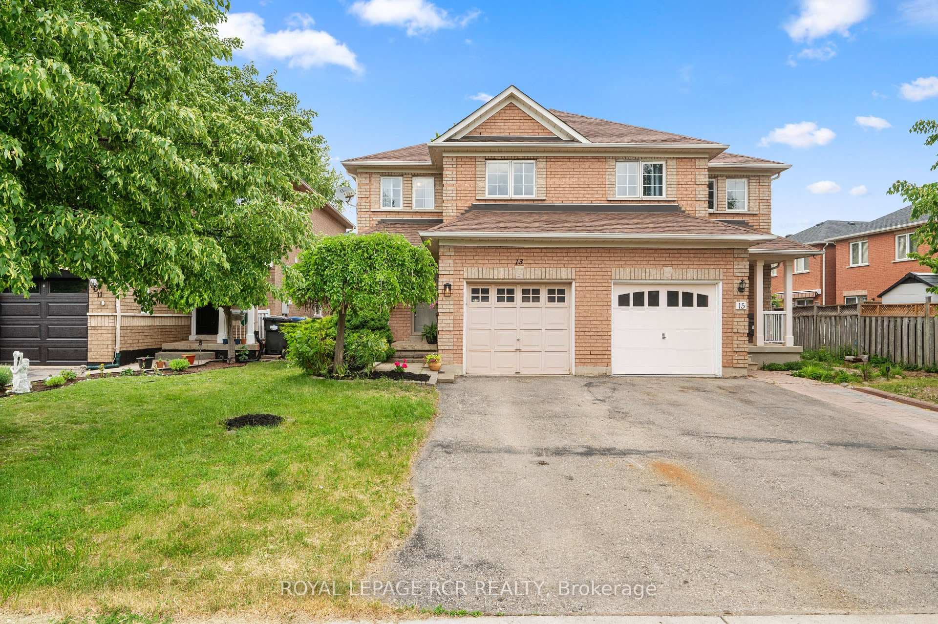 13 Twin Pines Crescent