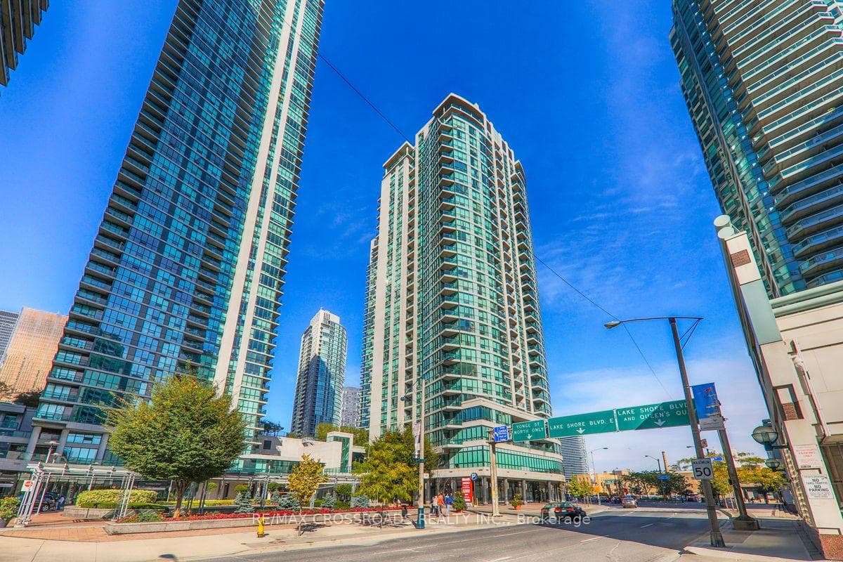16 Yonge Street Unit 2904, Downtown Toronto / Waterfront, ON M5E 2A1 - Photo 1