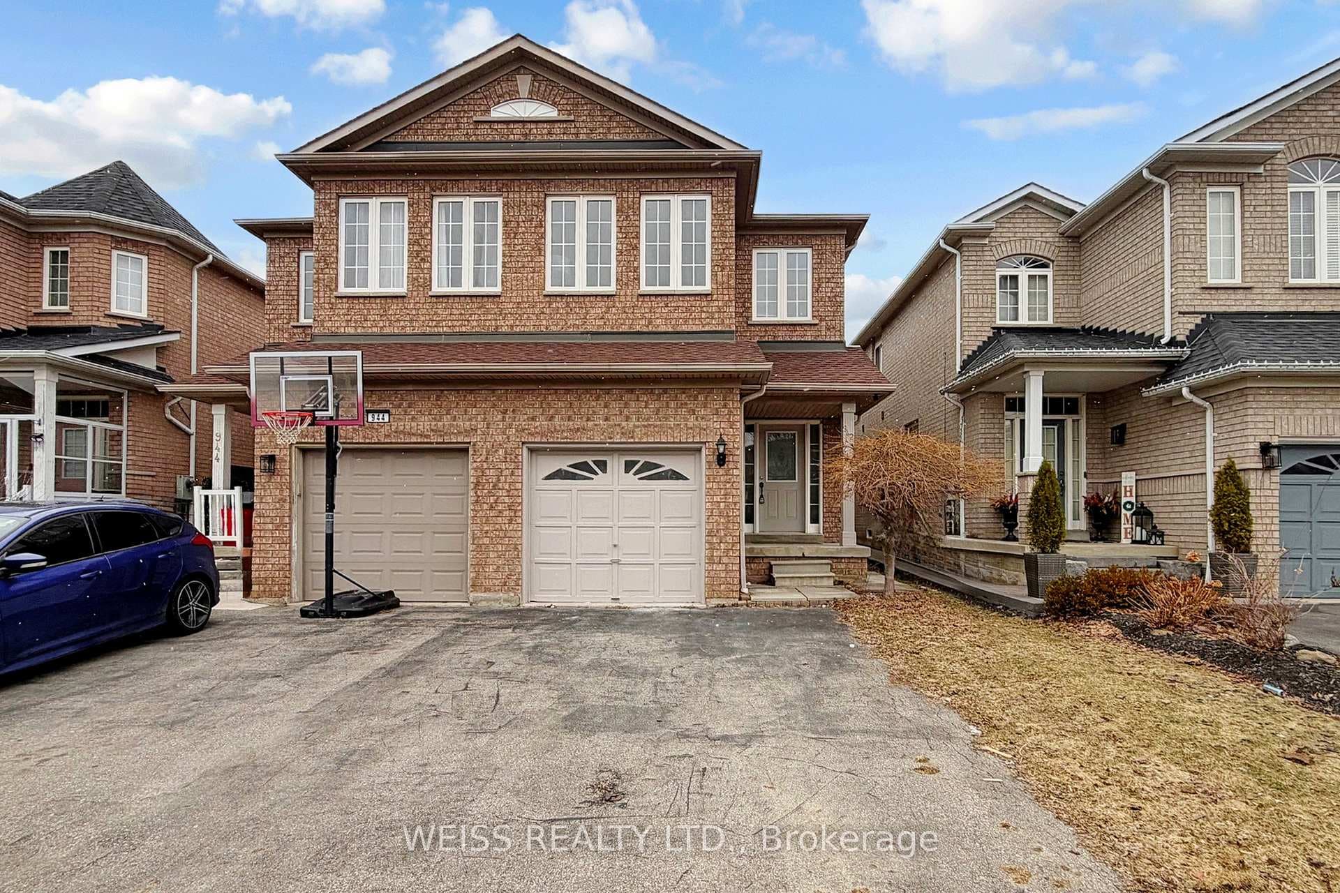 942 Khan Crescent, Mississauga, ON L5V 2P7 - Photo 1