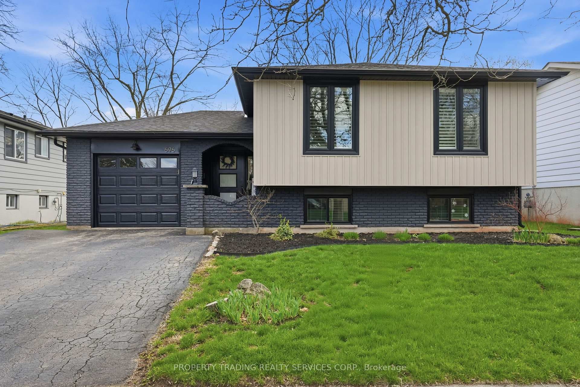 696 Francis Road, Burlington