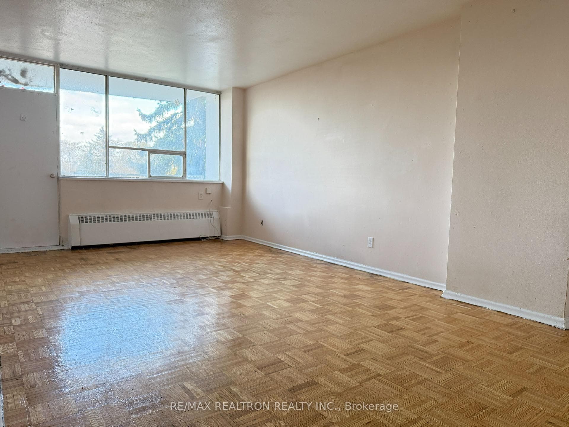 500 Dawes Road Unit 604, Danforth / East York, ON M4B 2G1 - Photo 1