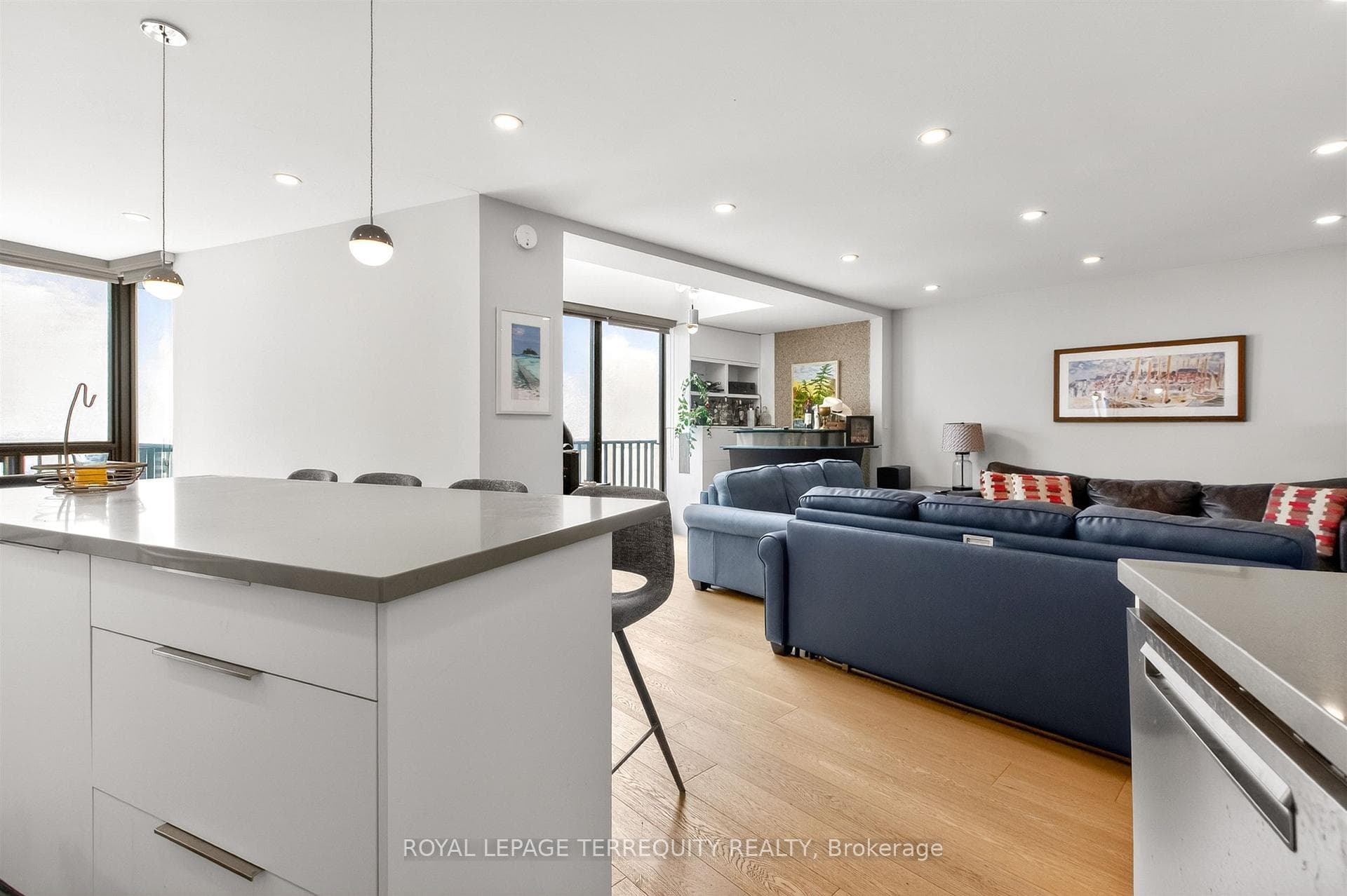 33 Harbour Square Unit 2432, Downtown Toronto / Waterfront, ON M5J 2G2 - Photo 1