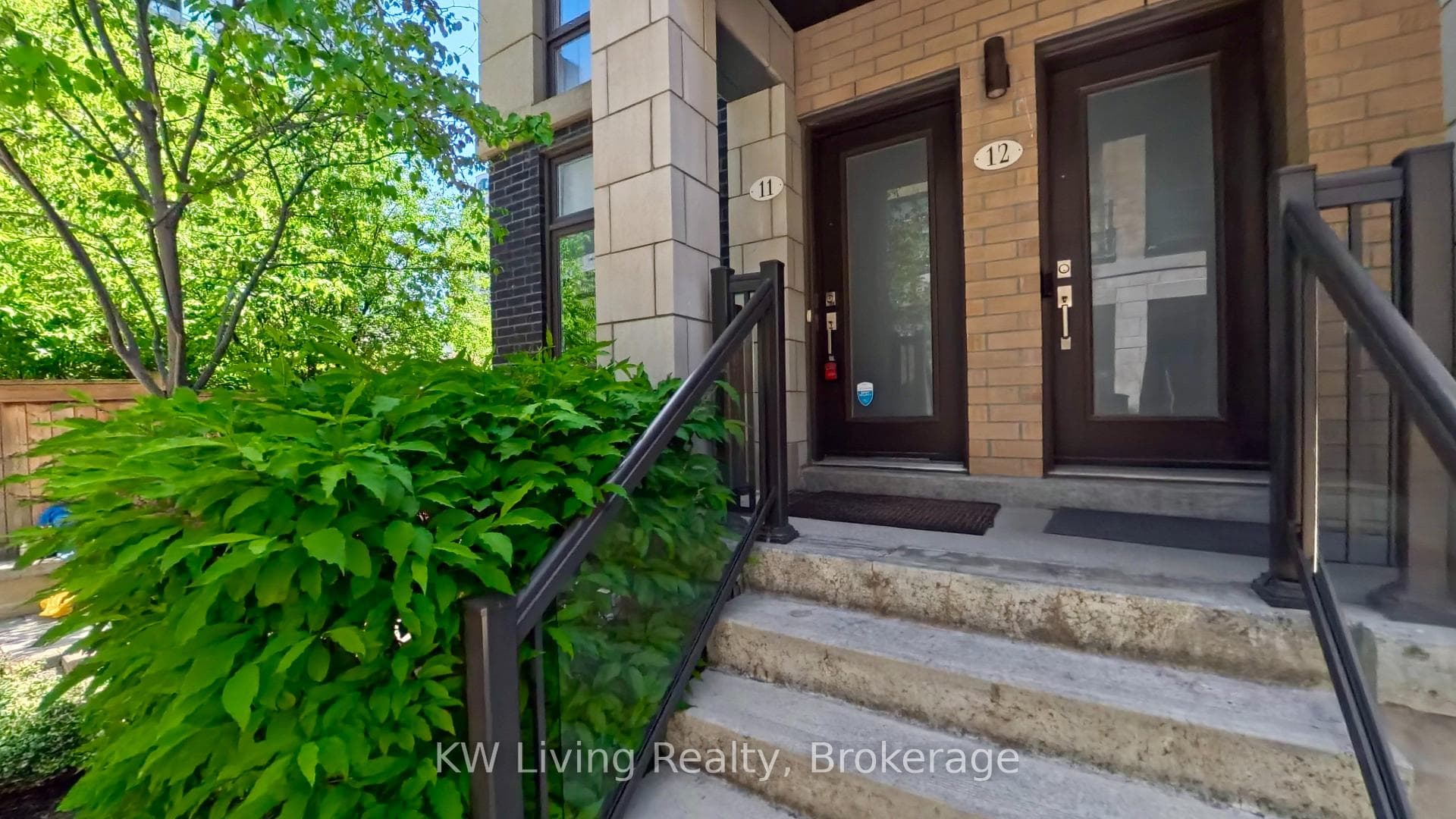 11 Eldora Avenue Unit 11, Thornhill / Willowdale, ON M2M 1R3 - Photo 1