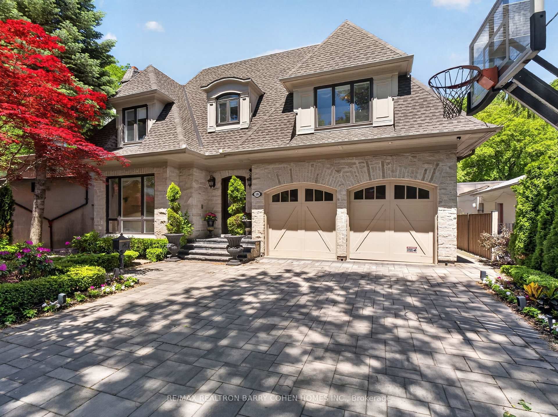 18 Brookfield Road, Bridle Path / York Mills / Hoggs Hollow, ON M2P 1A9 - Photo 1