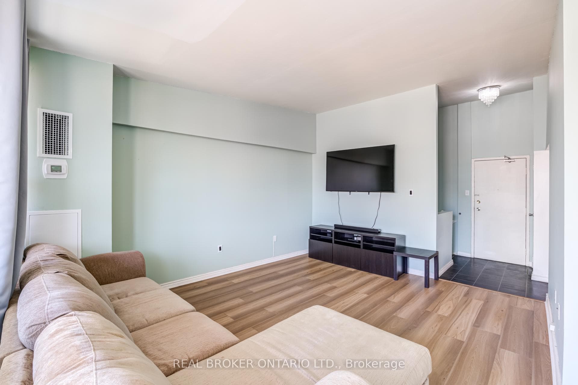 4060 Lawrence Avenue Unit 402, Rouge / Port Union / Malvern, ON M1E 4V4 - Photo 1