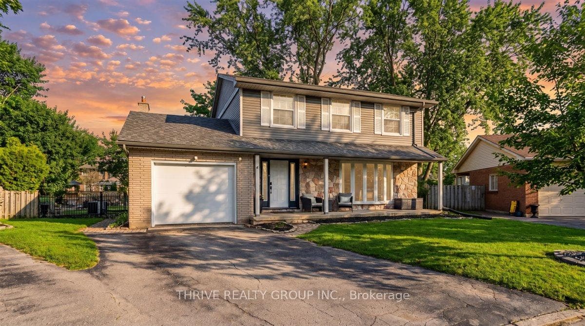 Perfectly lovely 2 storey home on a quiet court