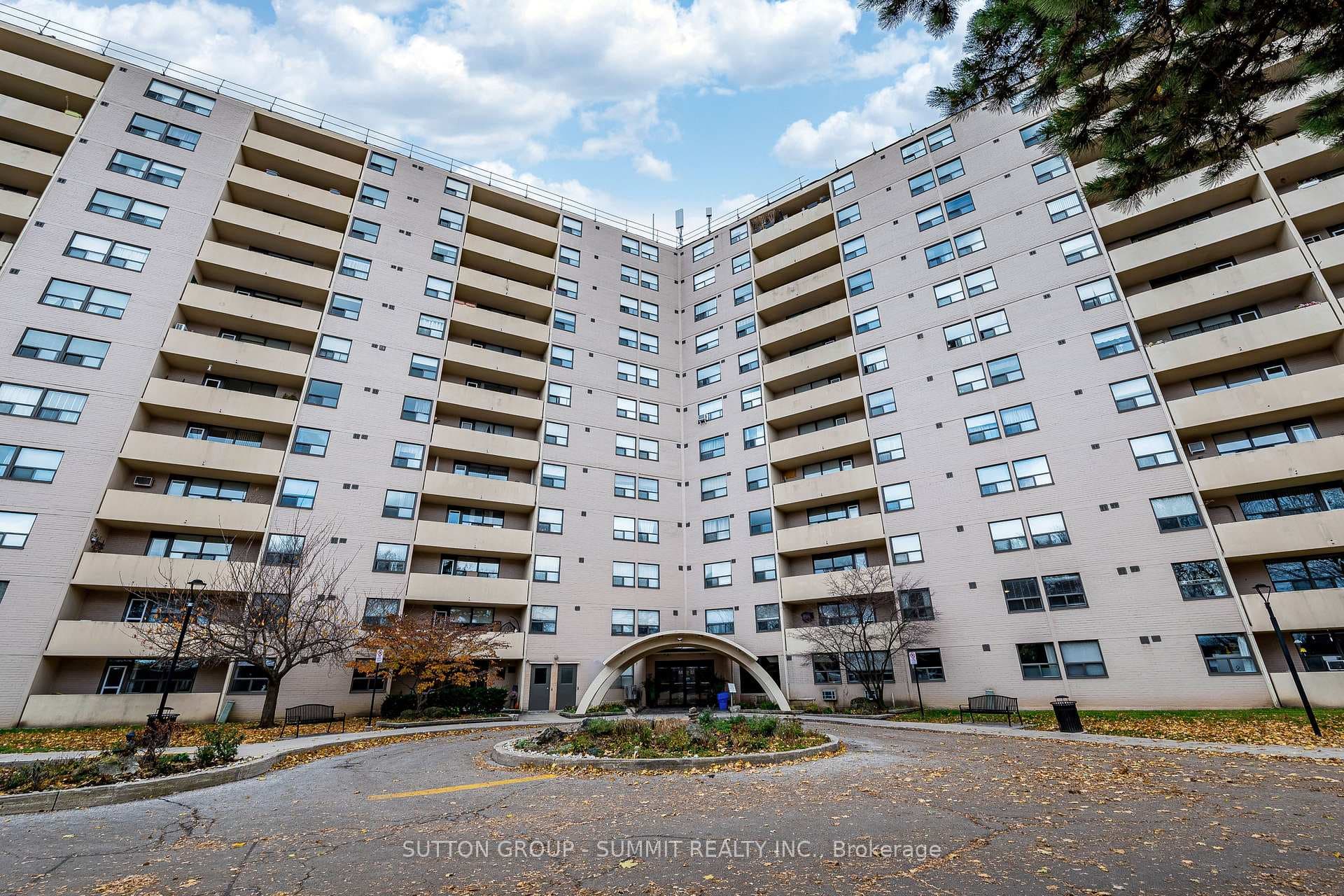 700 DYNES Road Unit 618, Burlington, ON L7H 3M2 - Photo 1