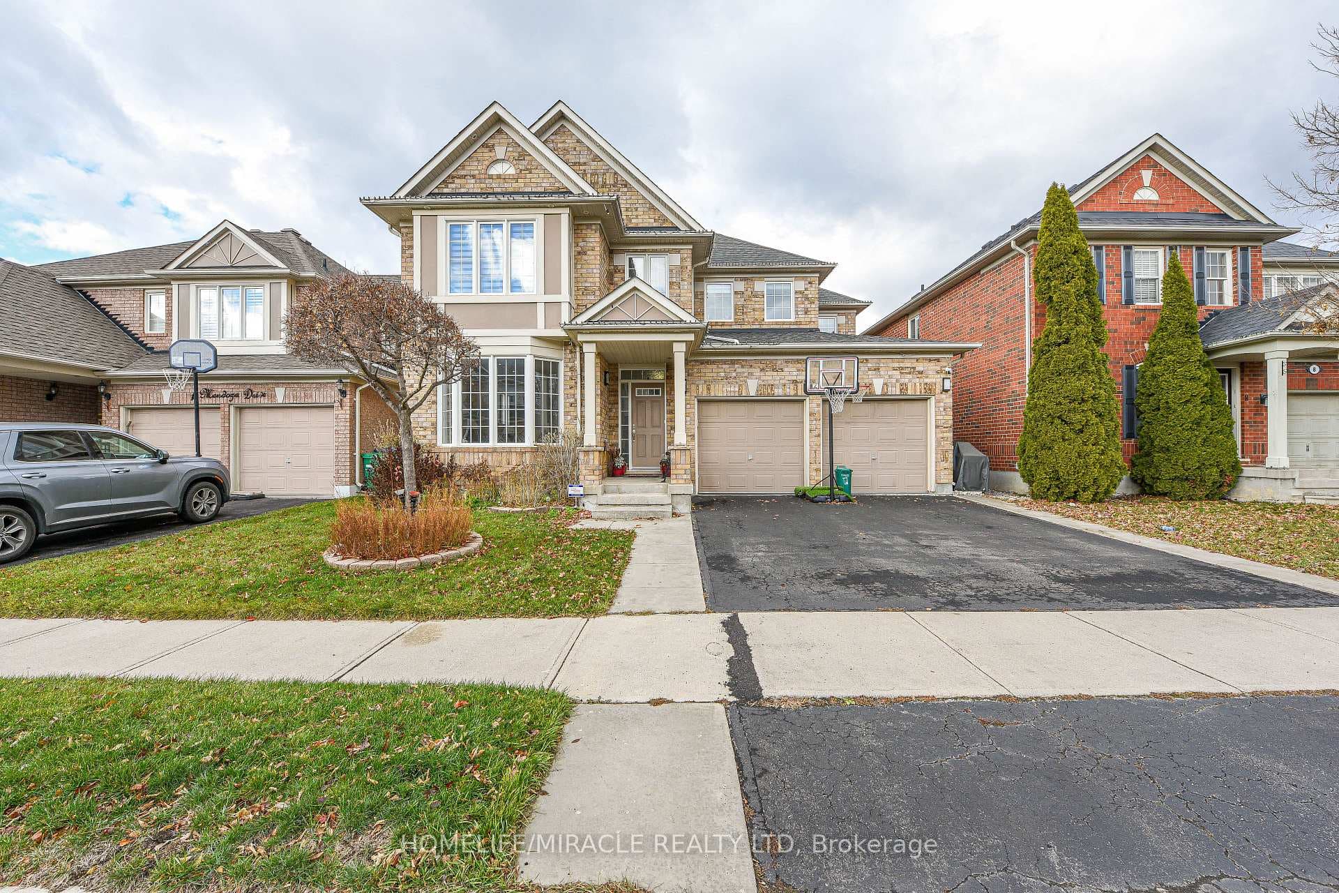 6 Mendoza Drive, Brampton, ON L7A 3M3 - Photo 1
