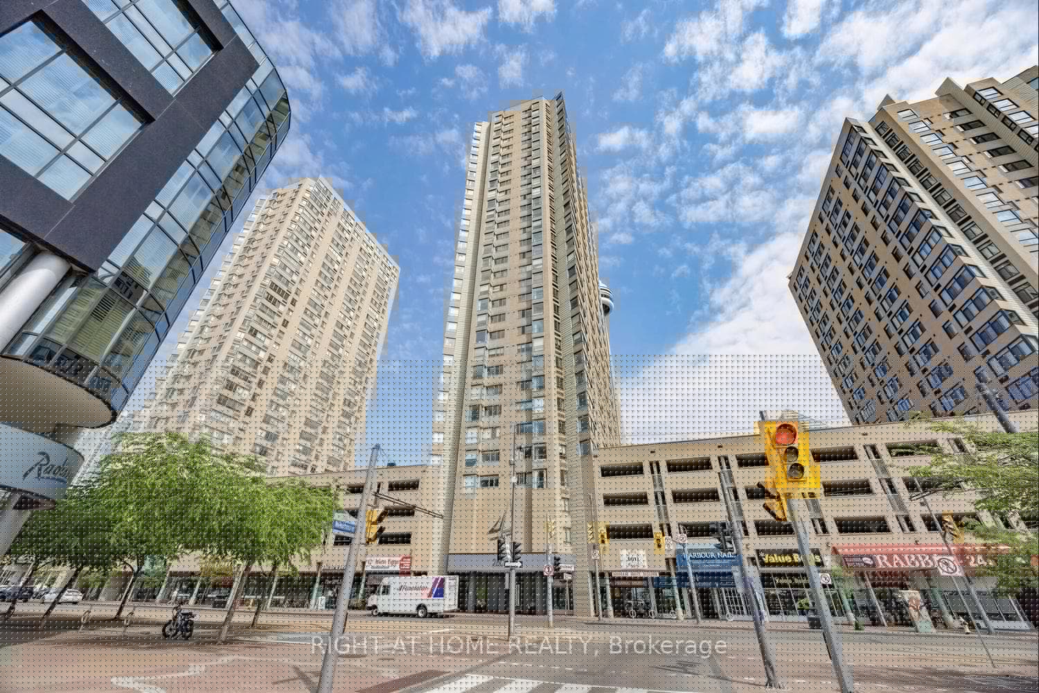 260 Queens Quay Unit 1906, Downtown Toronto / Waterfront