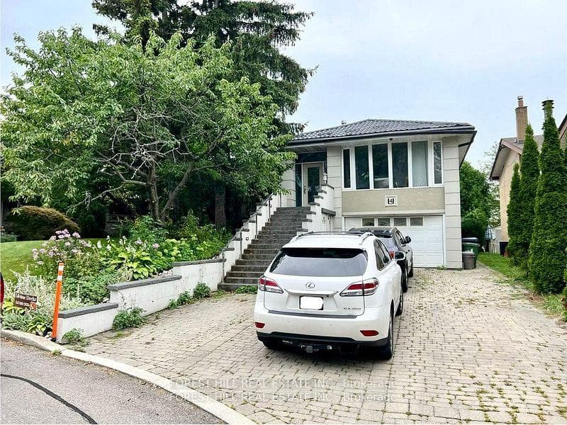 4 Hyfan Court Unit Lower, North York (Bathurst Manor / Clanton Park), ON M3H 5M8 - Photo 1
