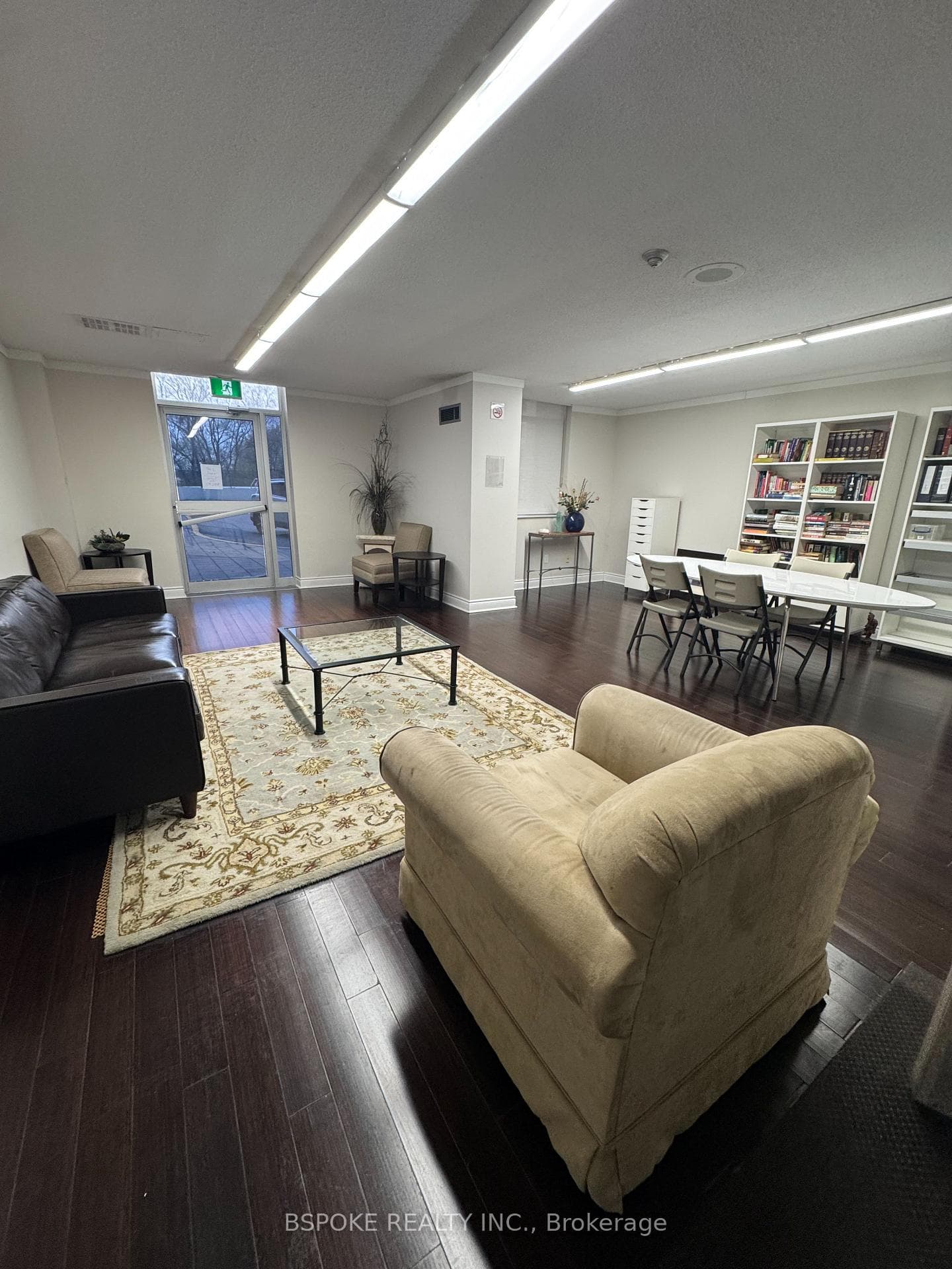 3559 Eglinton Avenue Unit 1601, Toronto W04