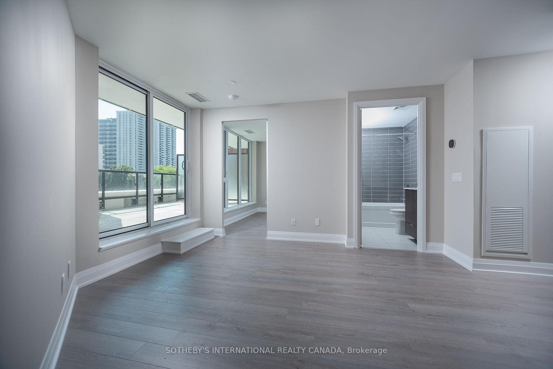 1 Belsize Drive Unit 219, Leaside / Davisville, ON M4S 0B9 - Photo 1