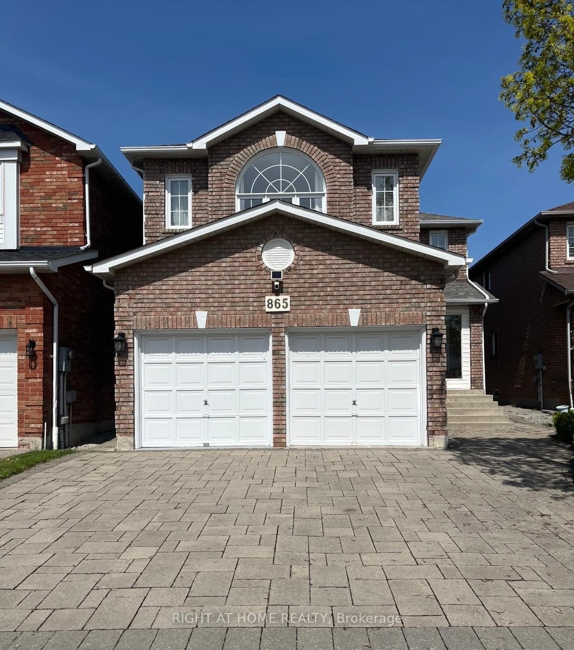 865 Winterton Way, Mississauga, ON L5V 1Z5 - Photo 1