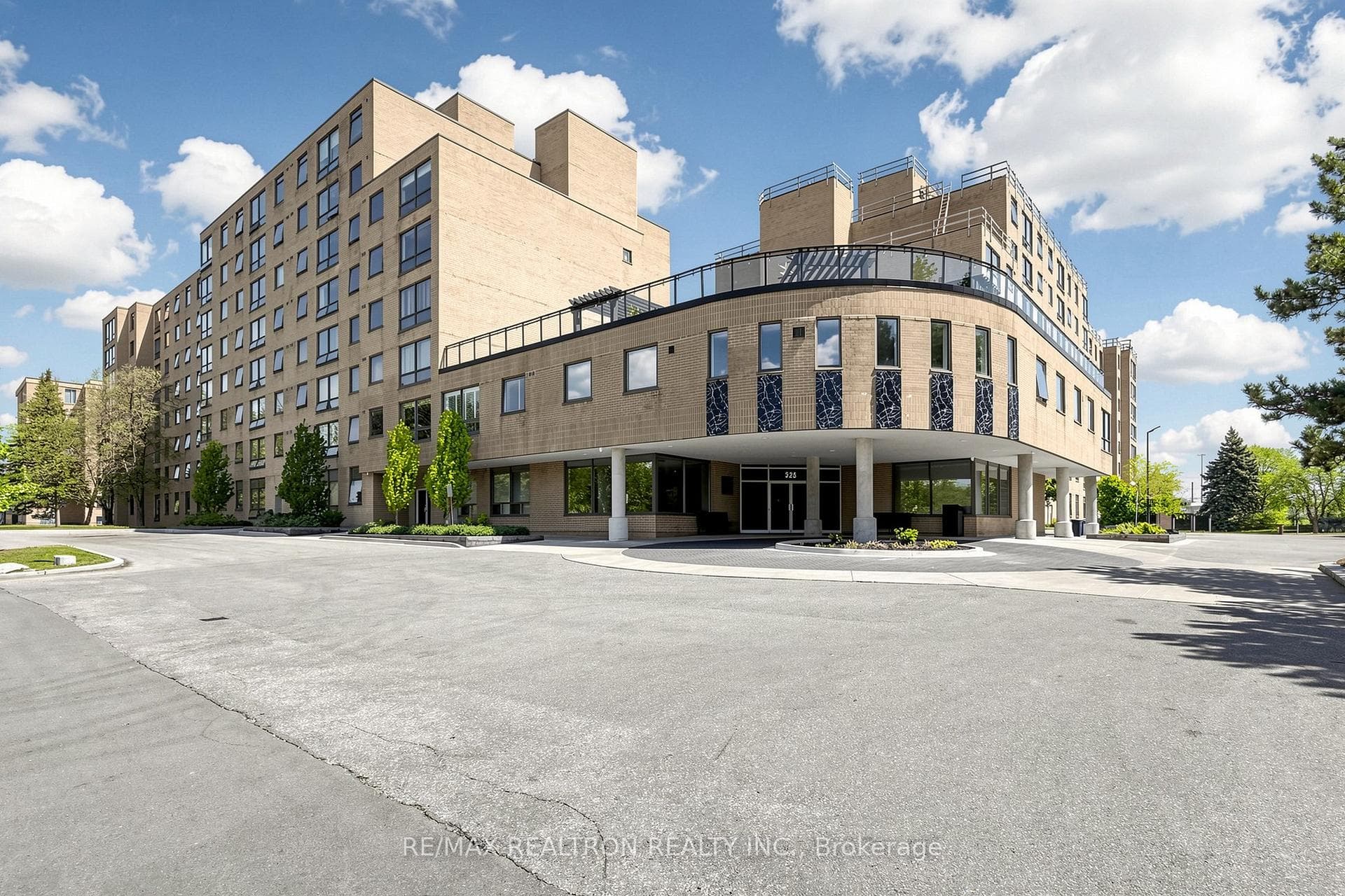 326 Major Mackenzie Drive Unit 307, Richmond Hill, ON L4C 8T4 - Photo 1
