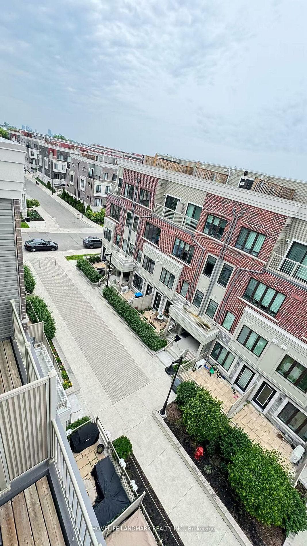 95 Eastwood Park Gardens Unit 27, Liberty Village / Parkdale / South Parkdale, ON M8W 0B9 - Photo 1