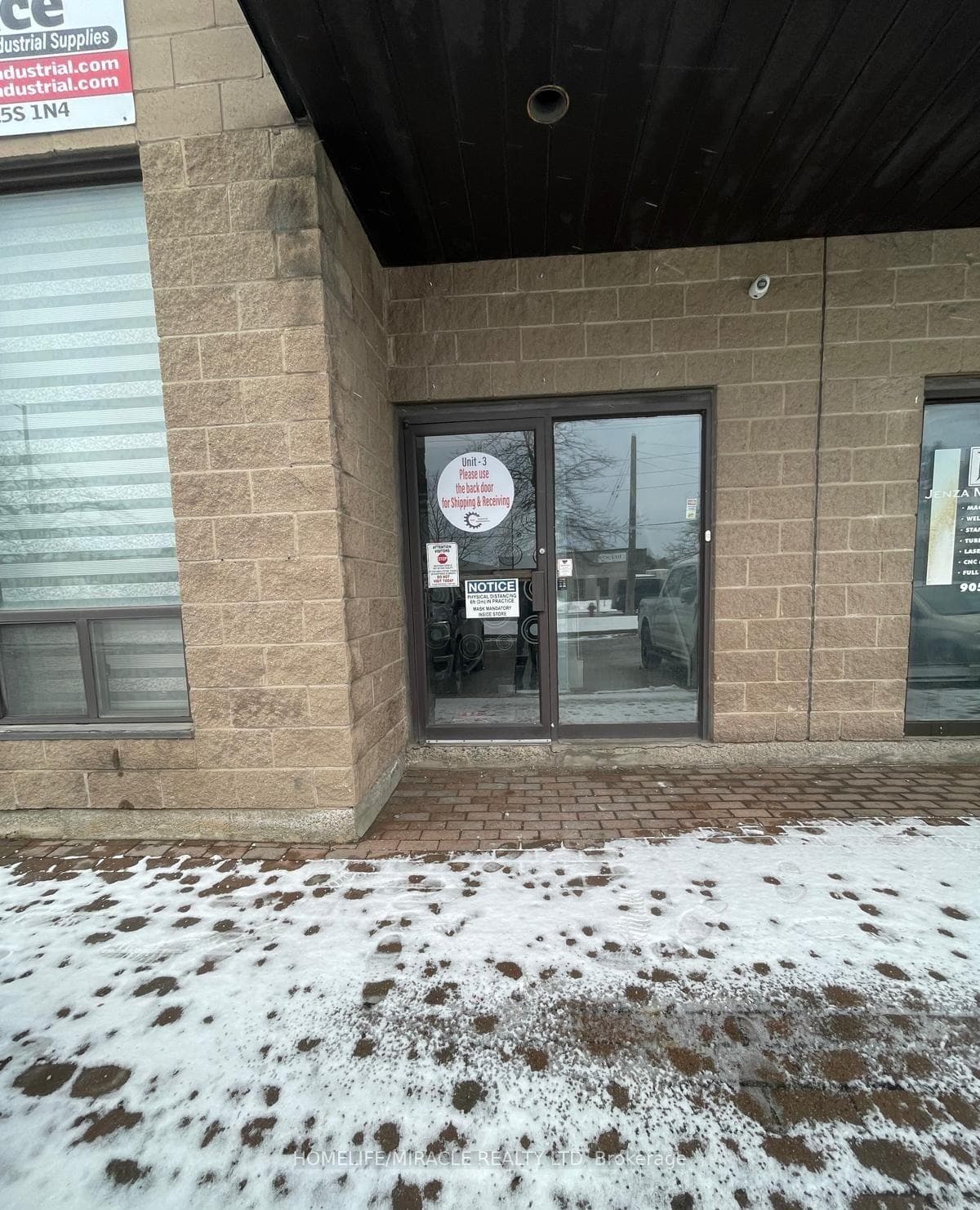 7195 Tranmere Drive Unit 3, Mississauga, ON L5S 1N4 - Photo 1