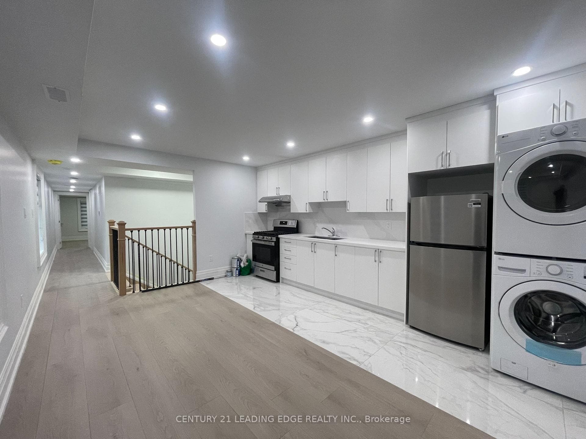 15 Andrew Avenue, Scarborough Town Centre, ON M1M 3G8 - Photo 1