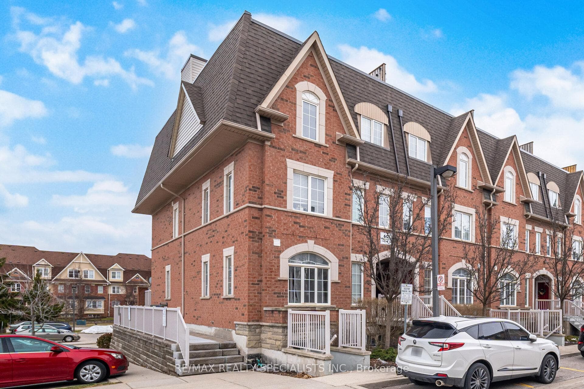 601 Shoreline Drive Unit 129, Mississauga, ON L5B 4J9 - Photo 1