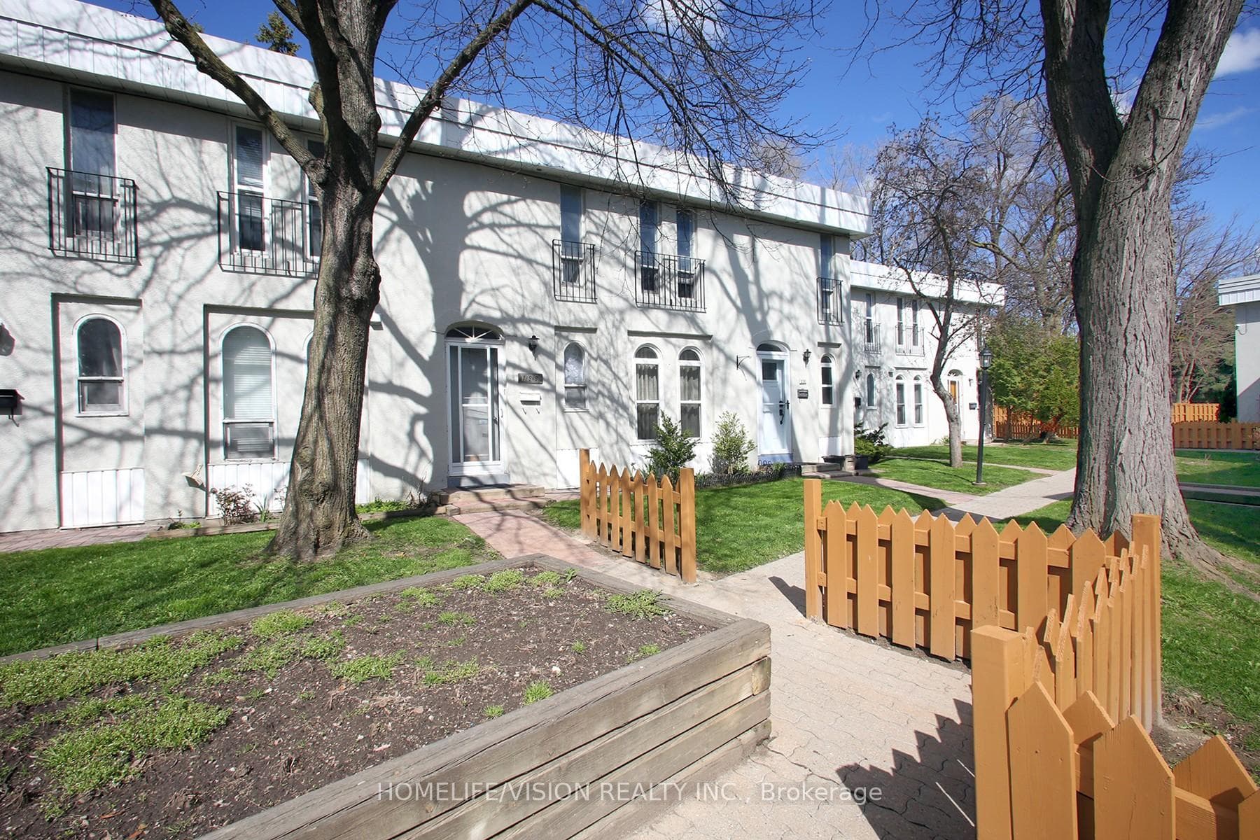 70 Cass Avenue Unit 199, Scarborough Village / Eglinton East, ON M1T 3P9 - Photo 1