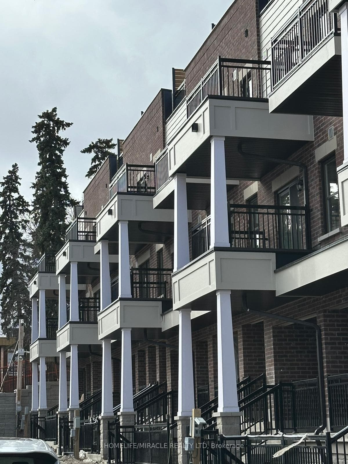 15100 YONGE Street Unit 212, Aurora, ON L4G 4C8 - Photo 1