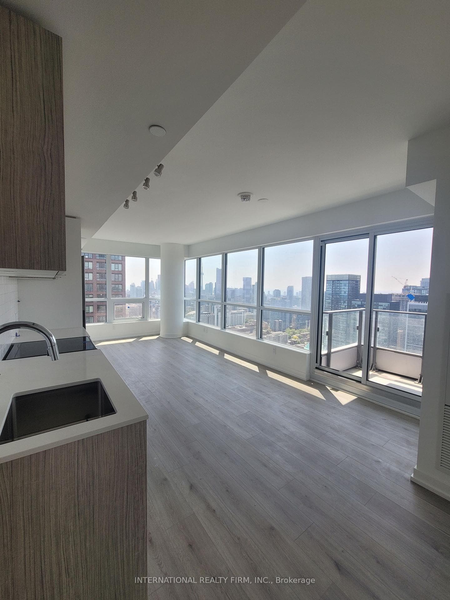 395 Bloor Street Unit 4602, Regent Park / Cabbagetown / St. James Town, ON M4W 1H7 - Photo 1