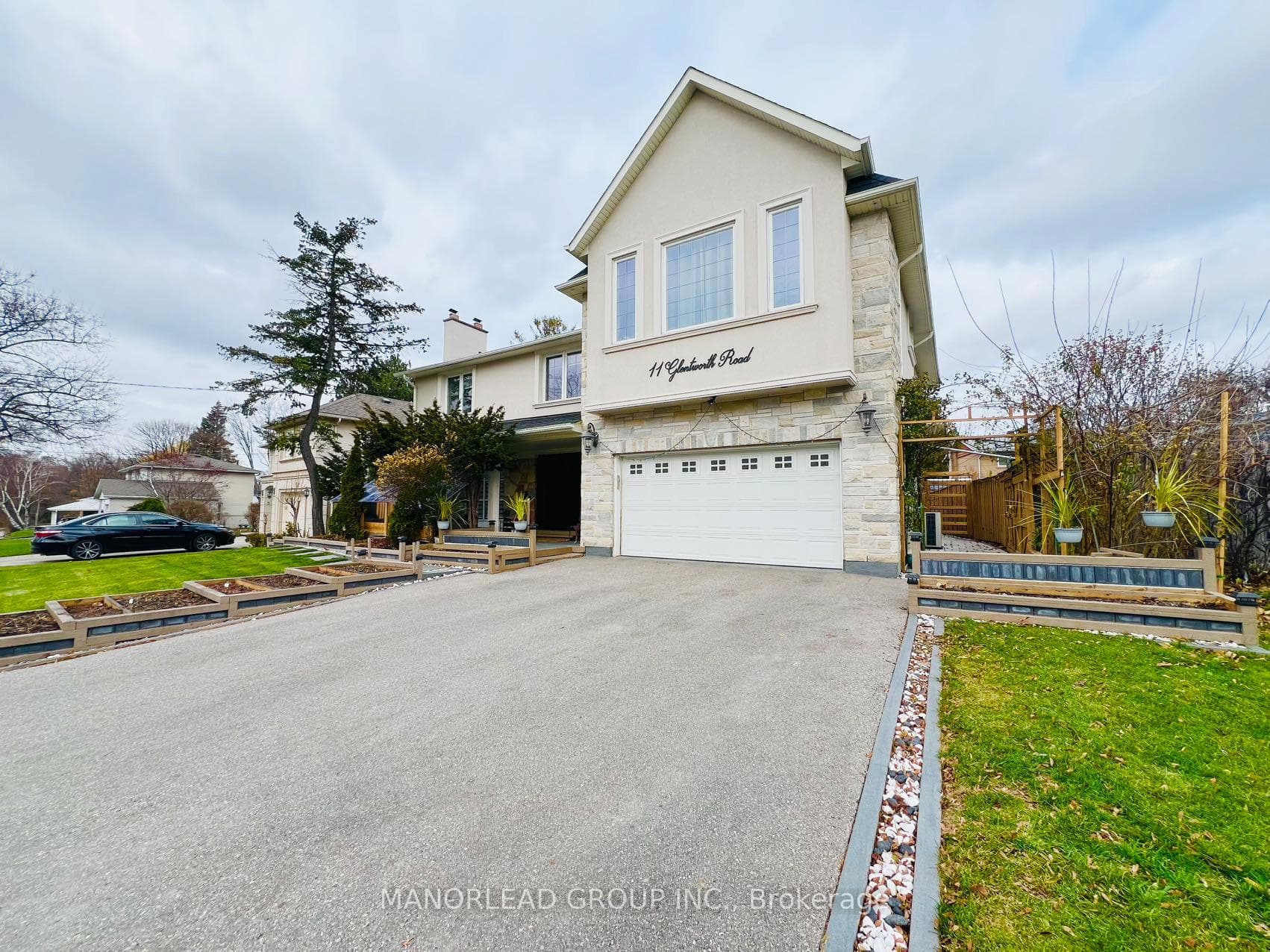 11 Glentworth Road, Hillcrest Village / Bayview Village, ON M2J 2E4 - Photo 1