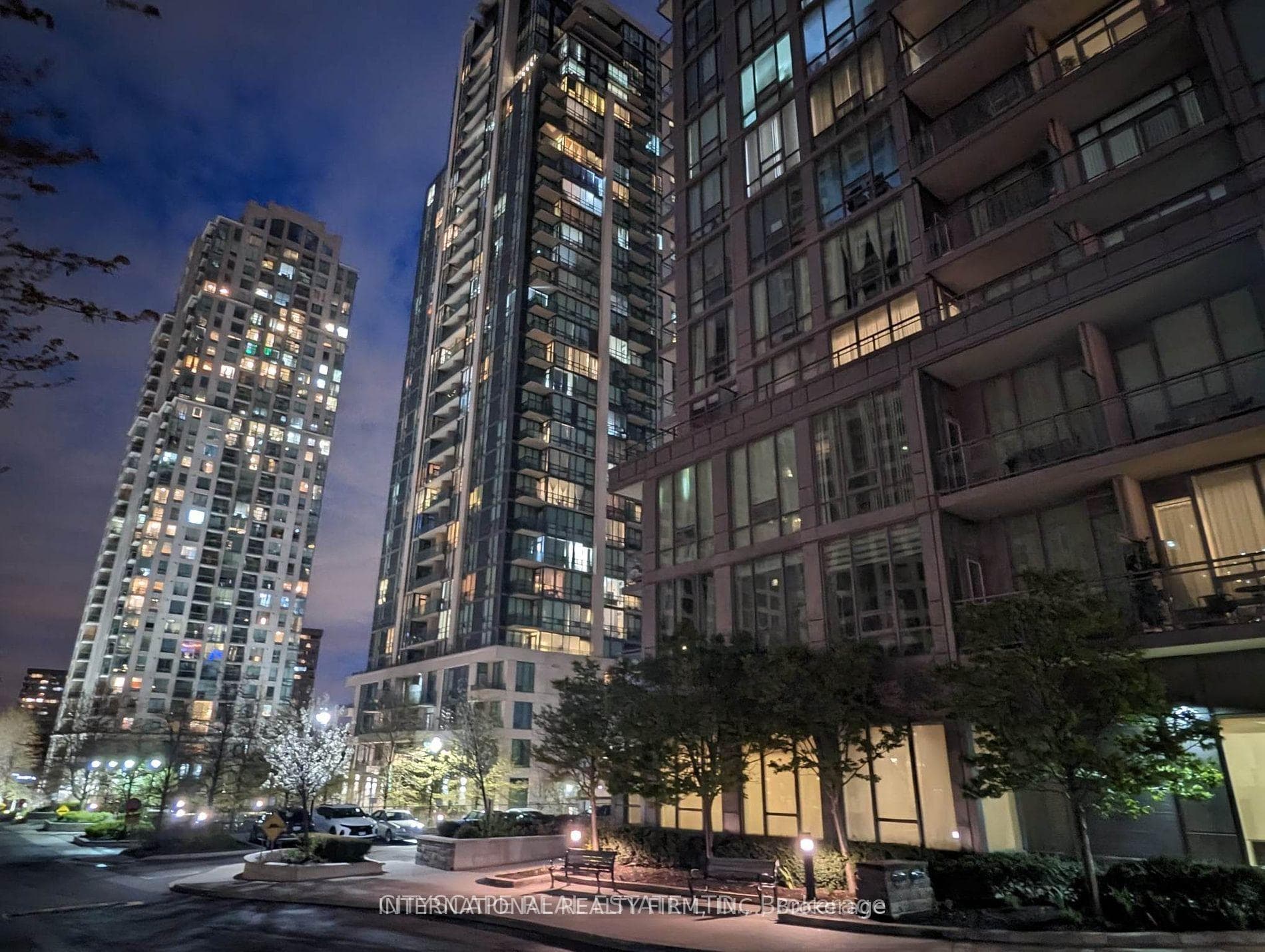 3525 Kariya Drive Unit 211, Mississauga, ON L5B 0C2 - Photo 1