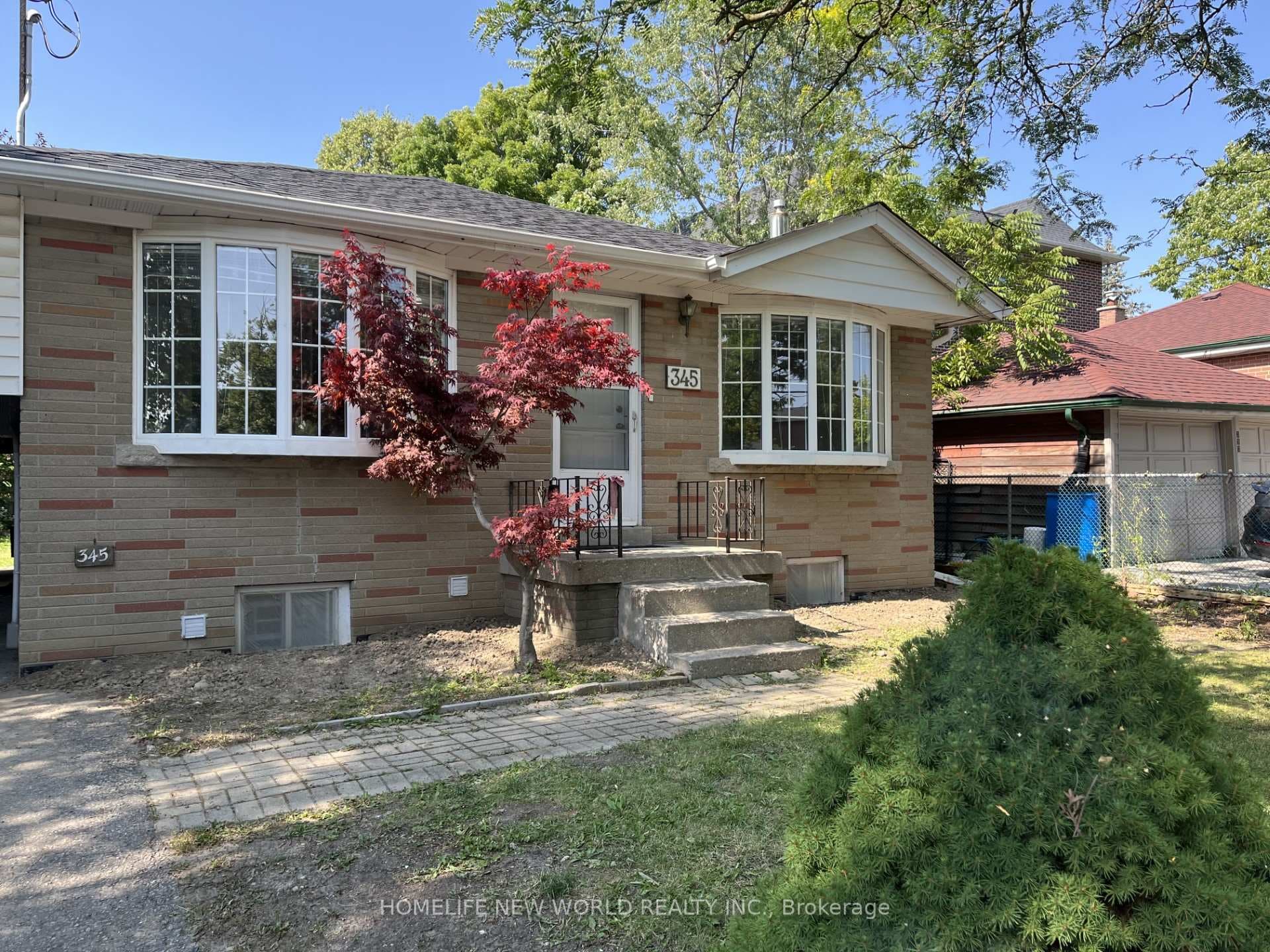 345 Centre Street Unit Main, Richmond Hill, ON L4C 1B3 - Photo 1