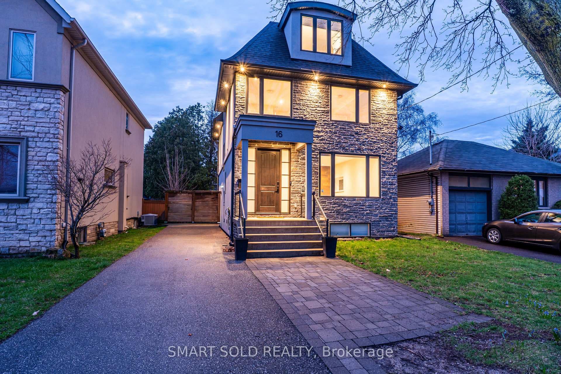 16 Enfield Avenue Unit Upper, Liberty Village / Parkdale / South Parkdale, ON M8W 1T8 - Photo 1