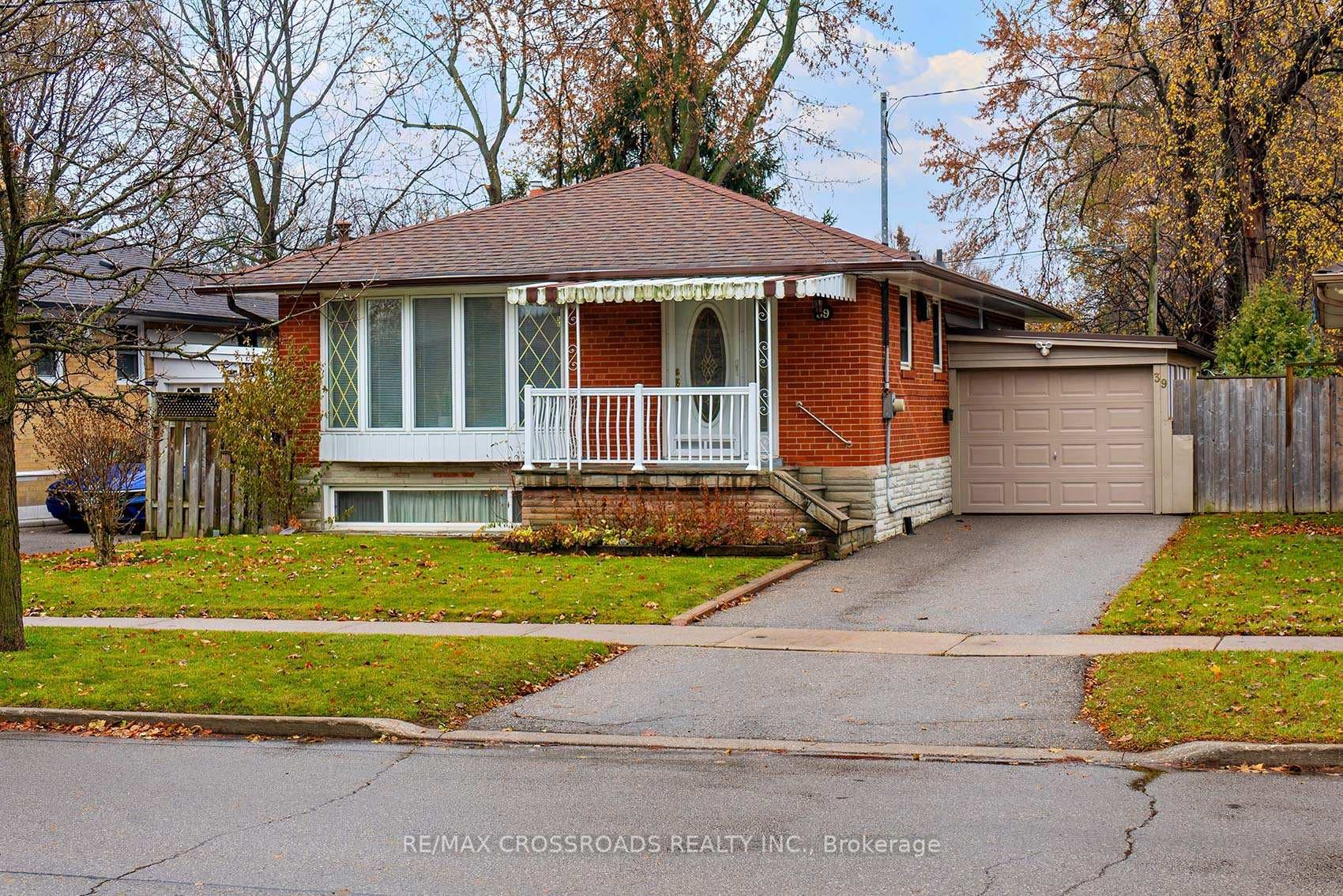 39 Pandora Circle, Scarborough (West Hill / Highland Creek), ON M1H 1V4 - Photo 1