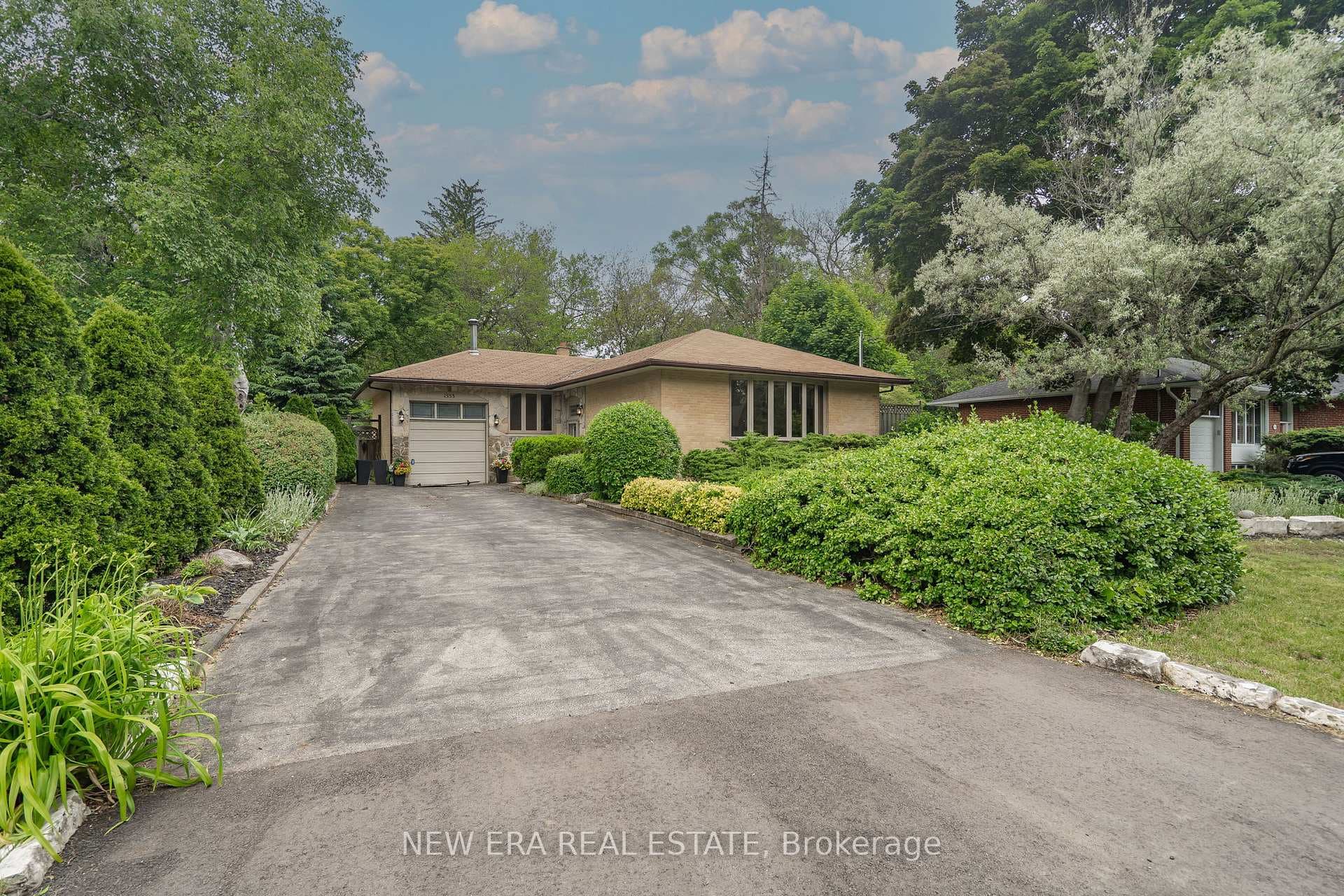 1553 Wembury Road, Mississauga, ON L5J 2L8 - Photo 1