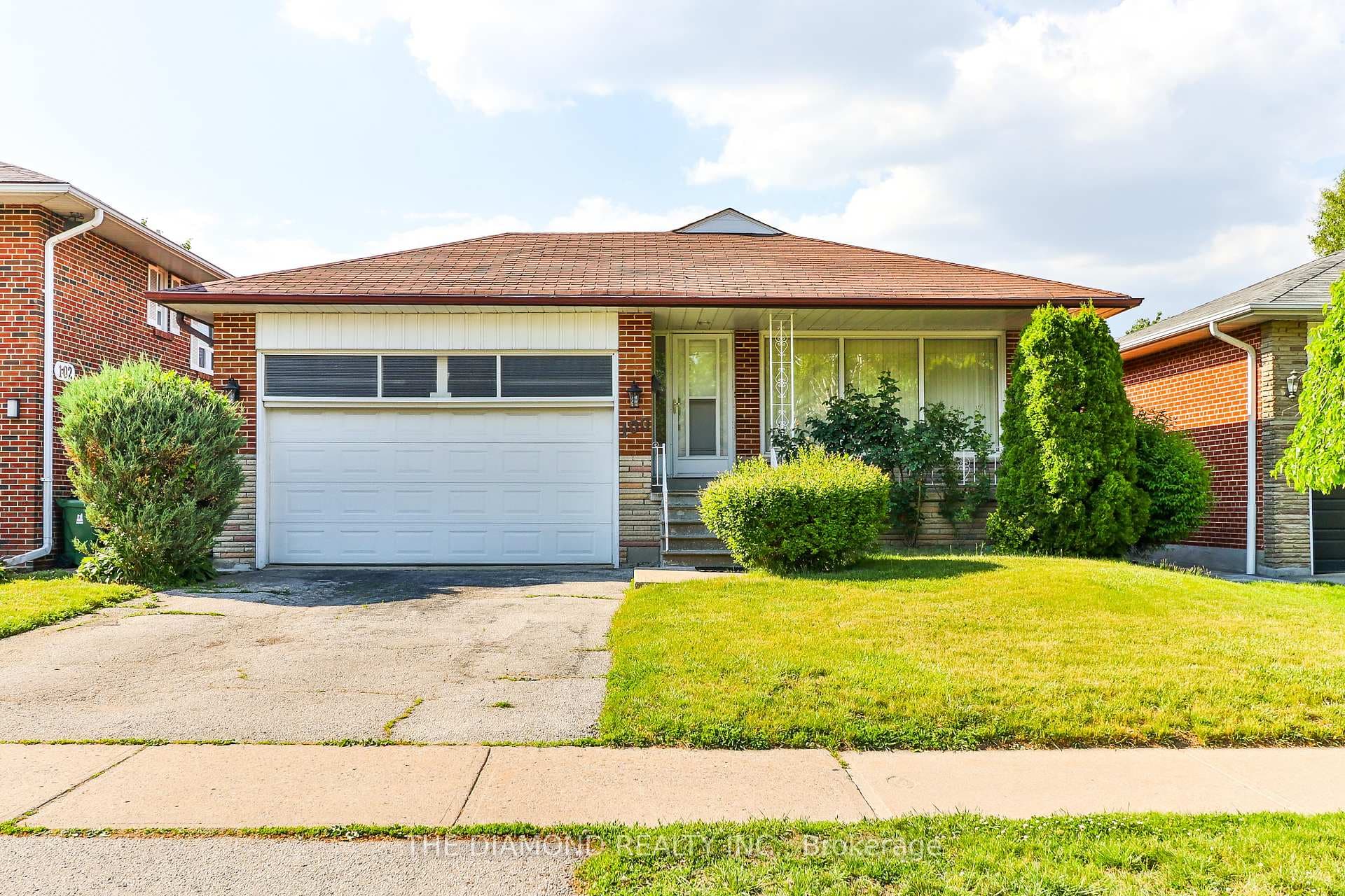 100 Summitcrest Drive, Toronto W09