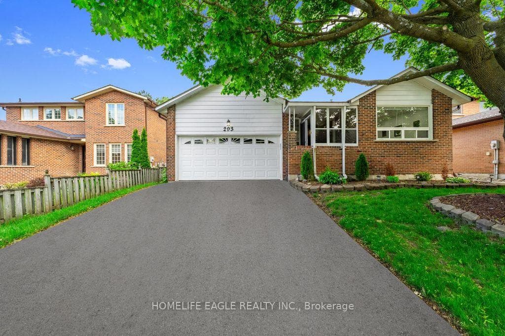 293 Plymouth Trail, Newmarket, ON L3Y 6G6 - Photo 1