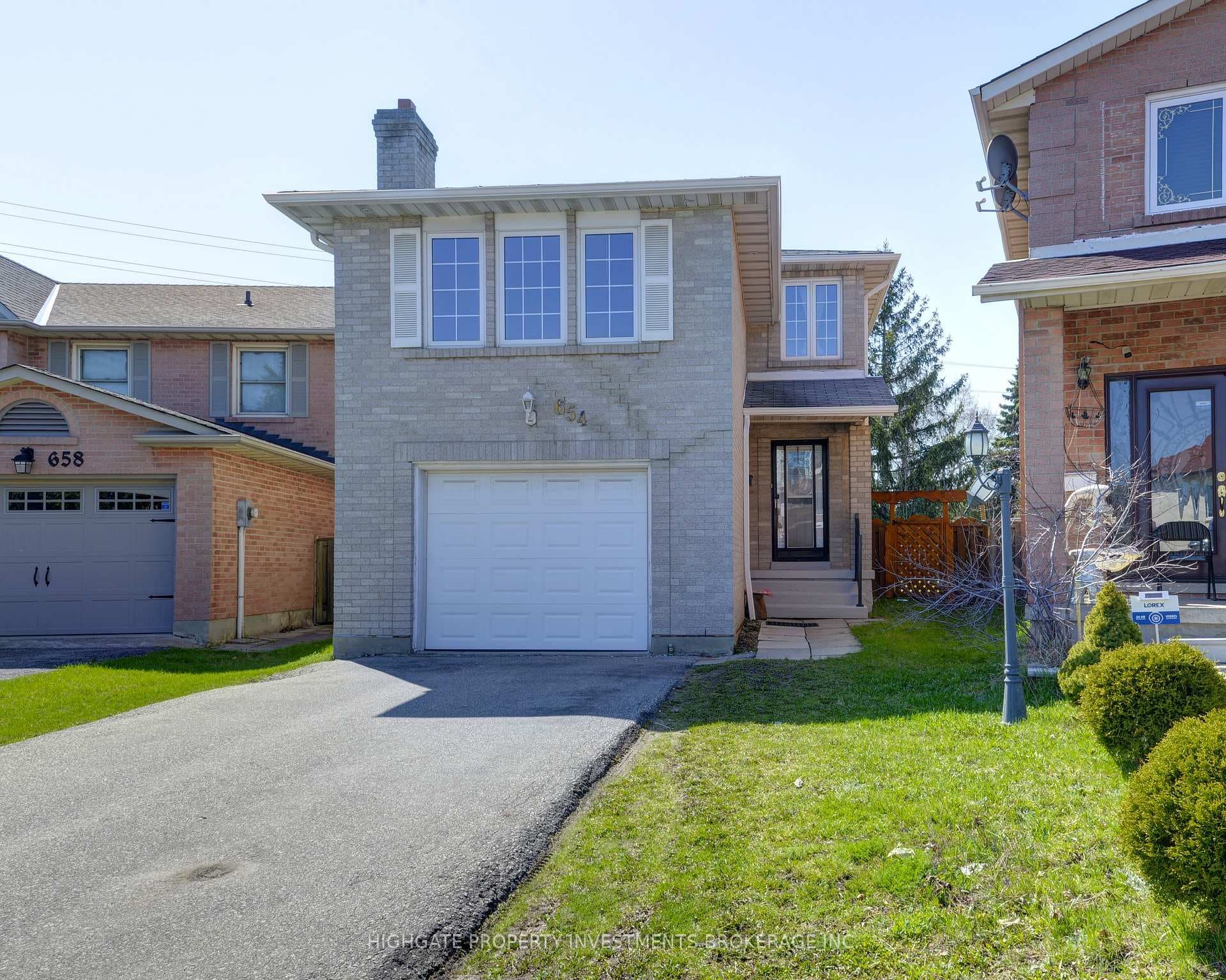 654 Brougham Place Unit Main & Upper, Mississauga, ON L5B 2Z5 - Photo 1