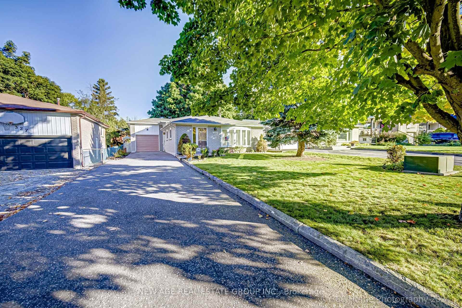 Detached Backsplit Separate Entrance