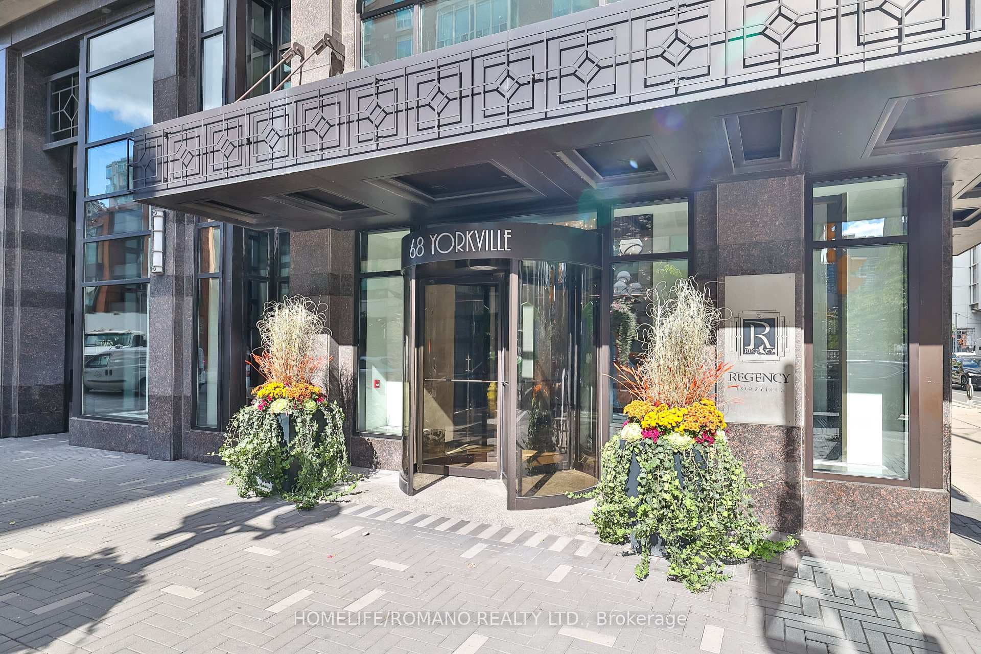 68 Yorkville Avenue Unit 401, Annex / Yorkville / Summerhill, ON M5R 1C4 - Photo 1