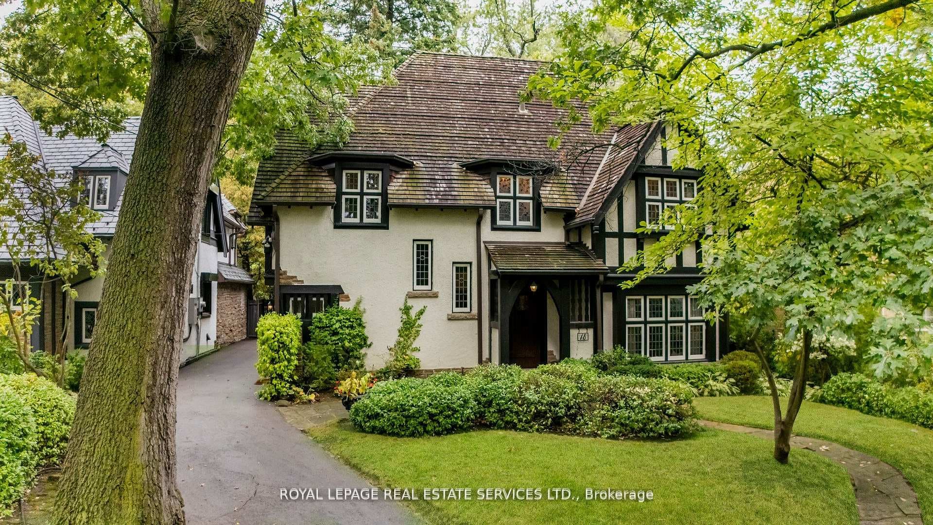 18 Queen Marys Drive, Etobicoke (Islington / Rexdale), ON M8X 1S2 - Photo 1