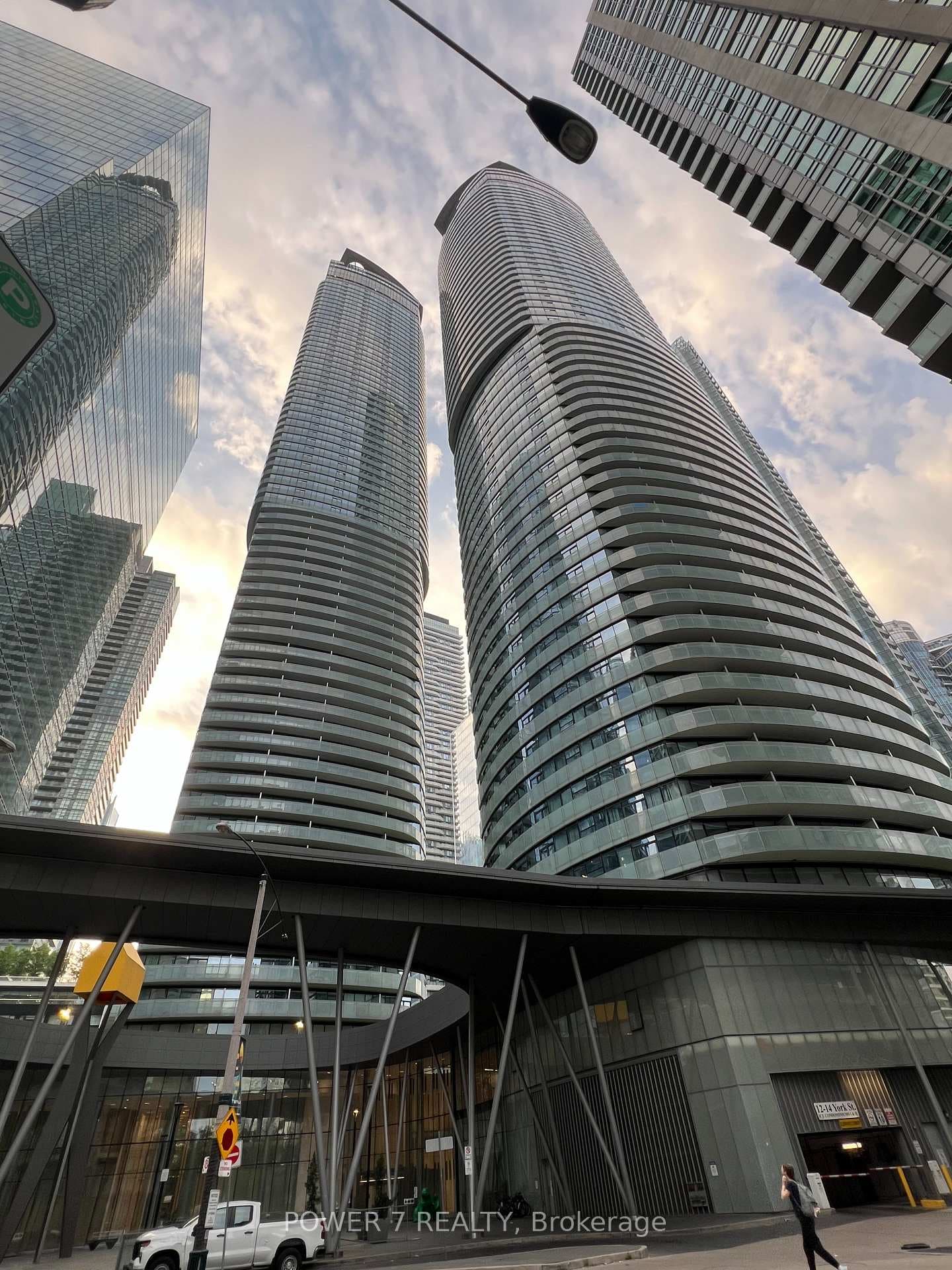 14 York Street Unit 1309, Toronto C01