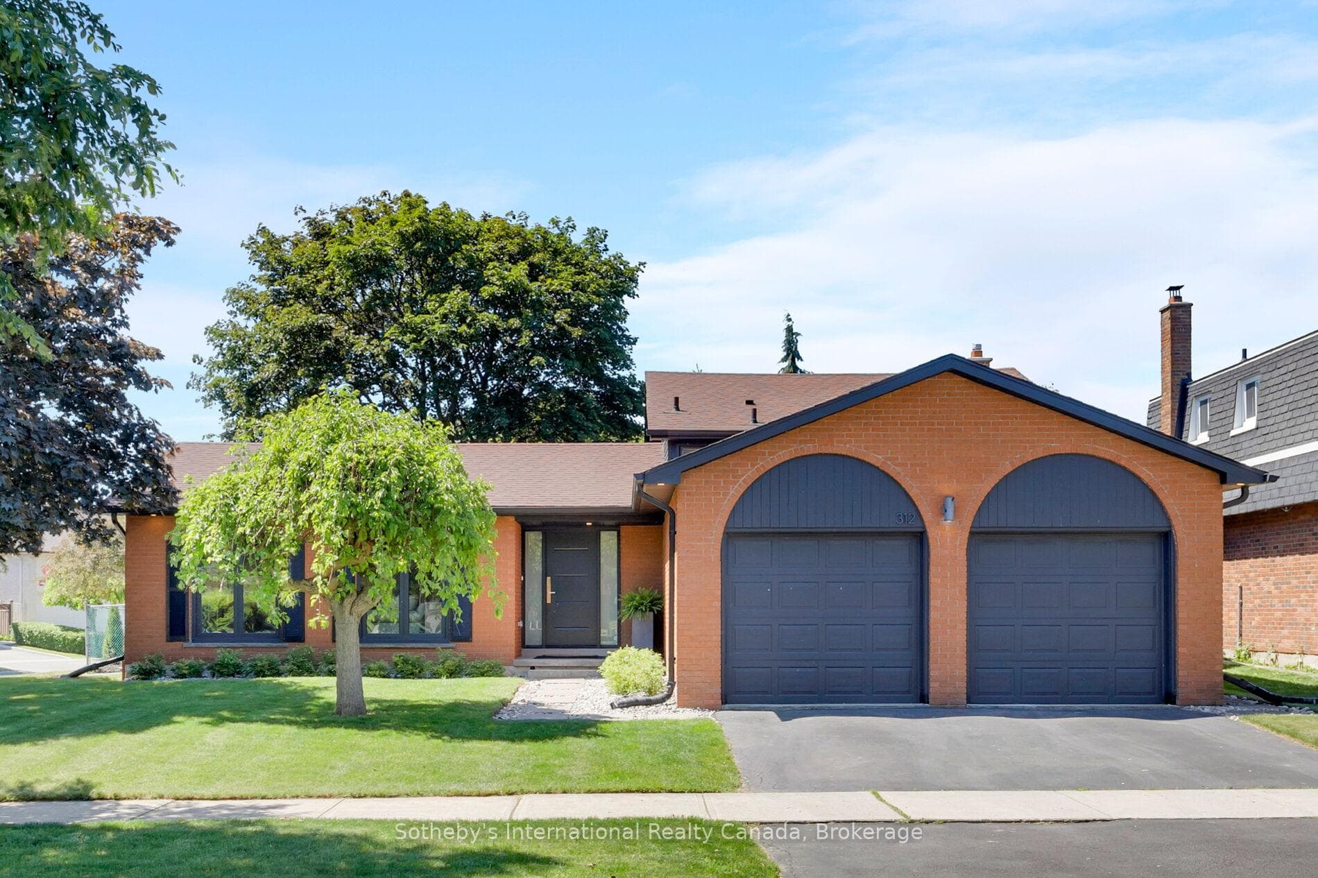 312 Pinegrove Road, Oakville, ON L6K 3R1 - Photo 1