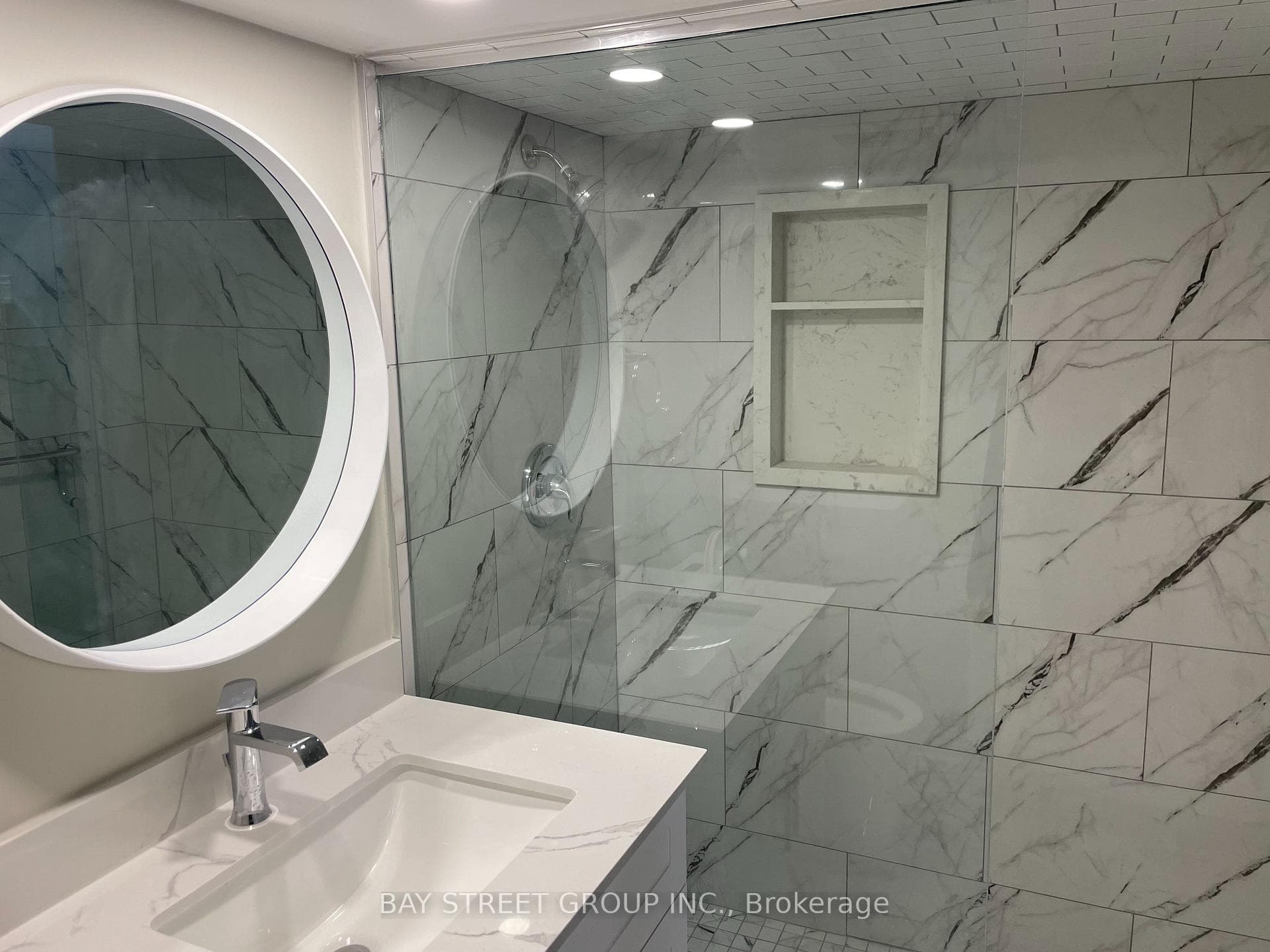 370 Centre Street, Richmond Hill, ON L4C 1B6 - Photo 1