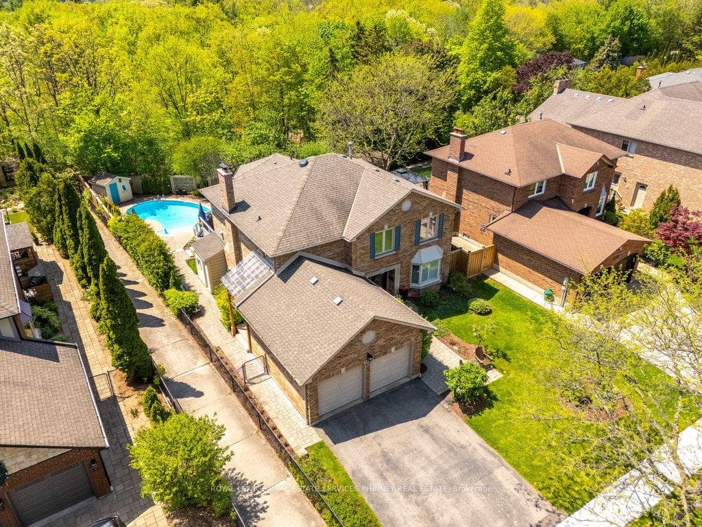 1357 Golden Meadow Trail, Oakville