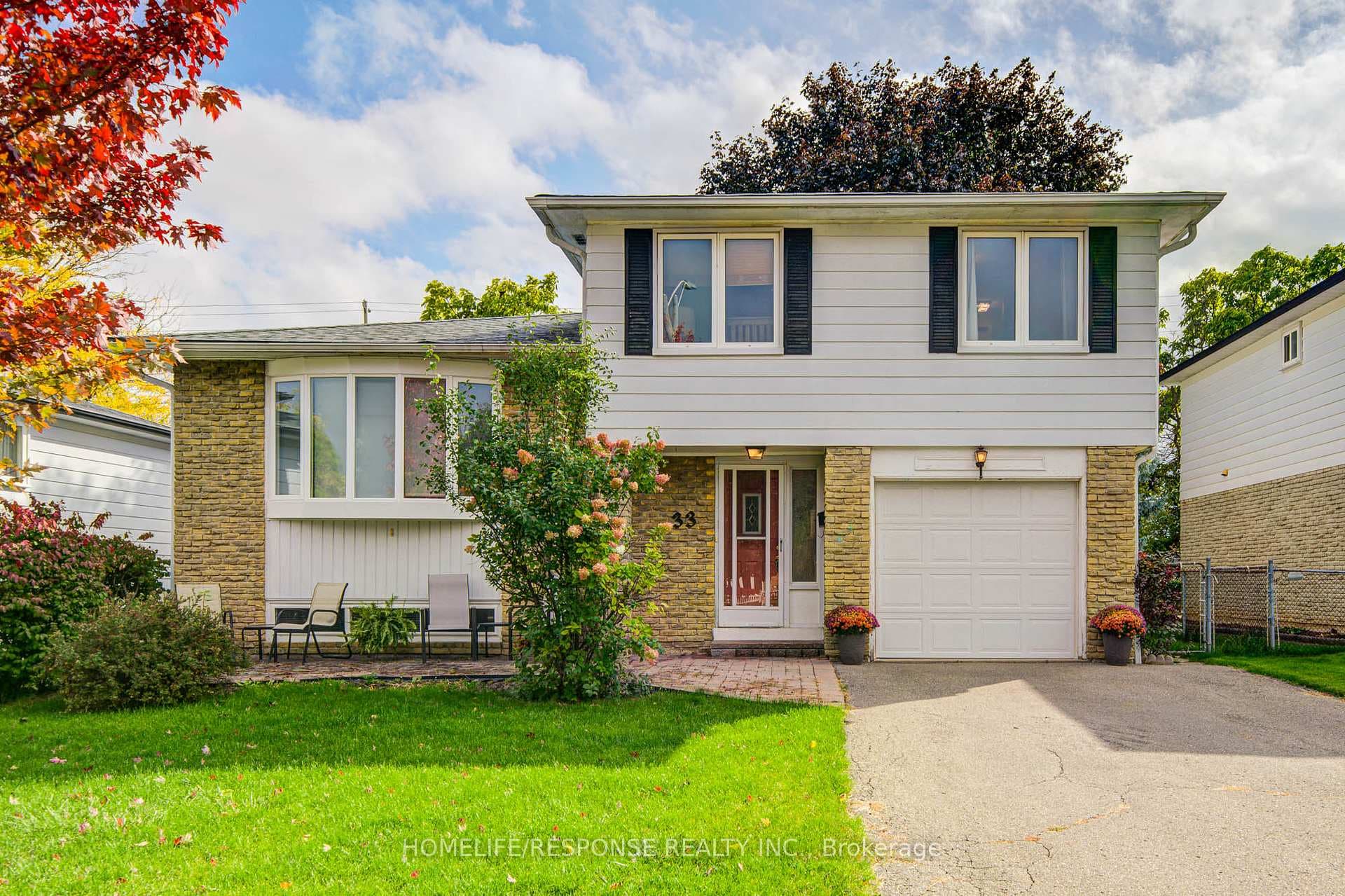 33 Groveland Crescent, Brampton, ON L6S 1L1 - Photo 1