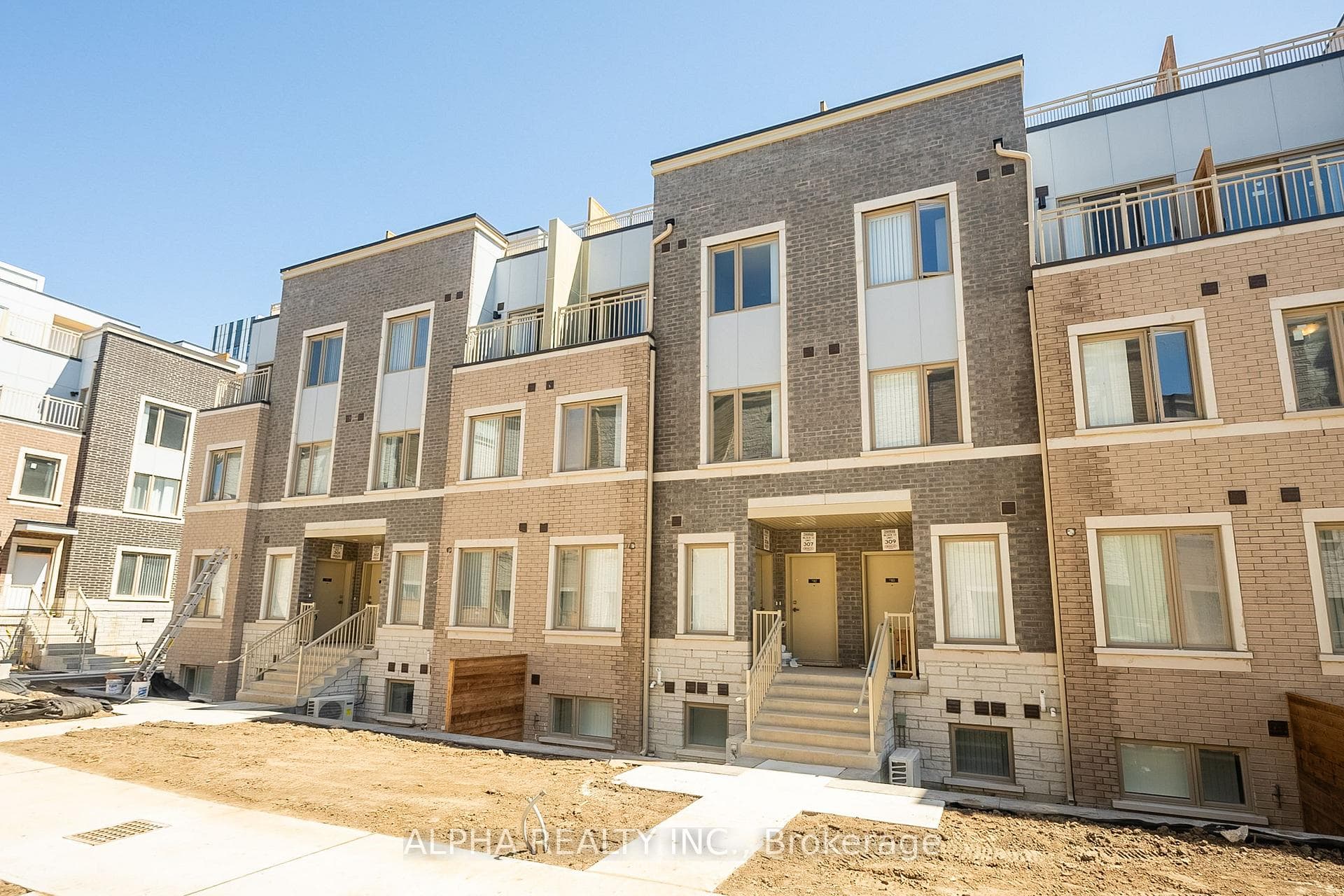 151 Honey Crisp Crescent Unit TH162, Vaughan