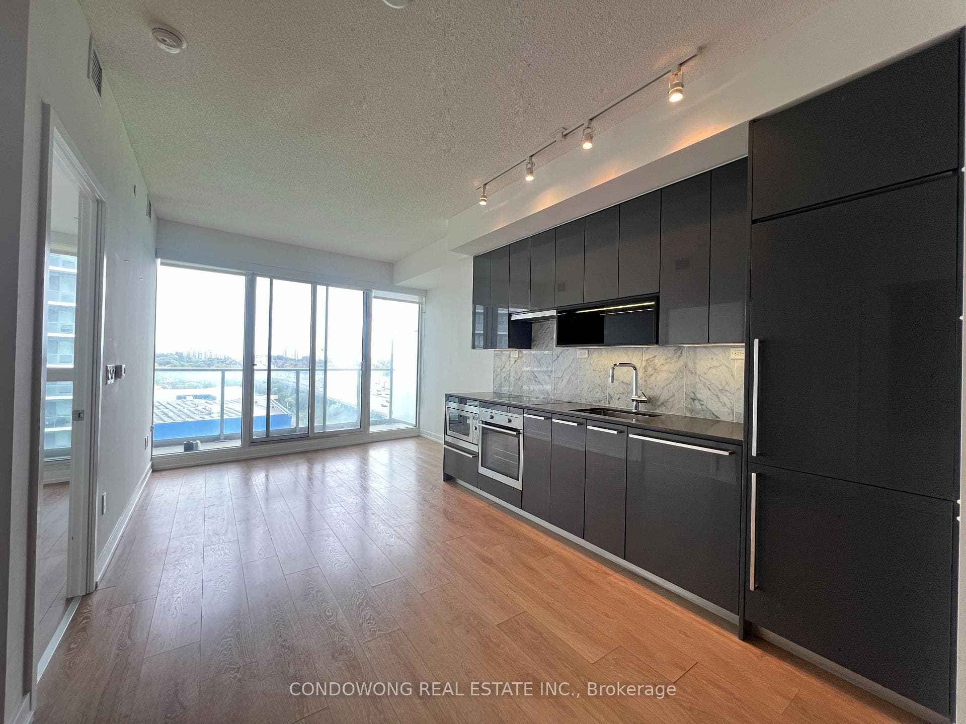 115 Mcmahon Drive Unit 709, Hillcrest Village / Bayview Village, ON M2K 0E3 - Photo 1