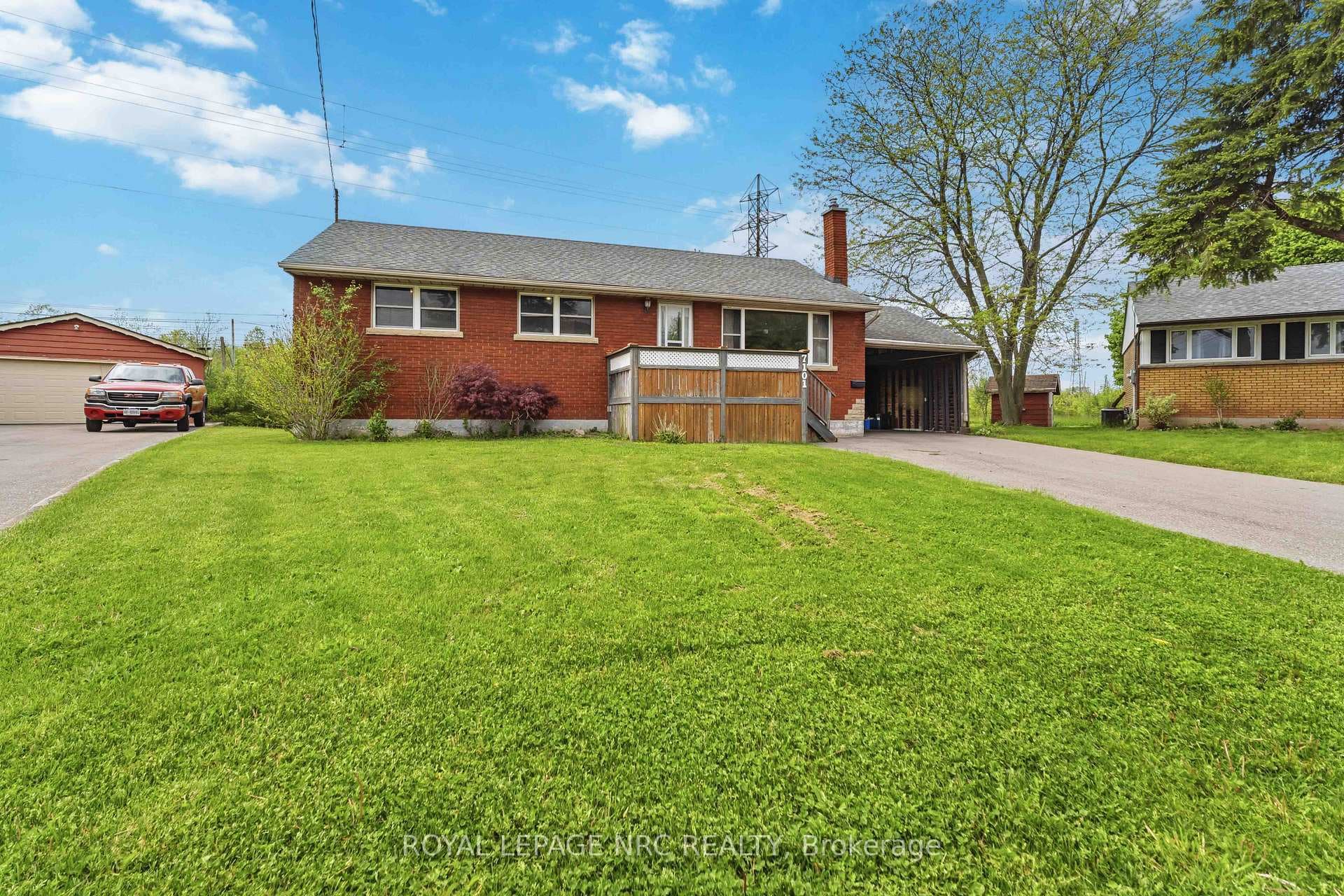 Welcome to 7101 Roger Cres.