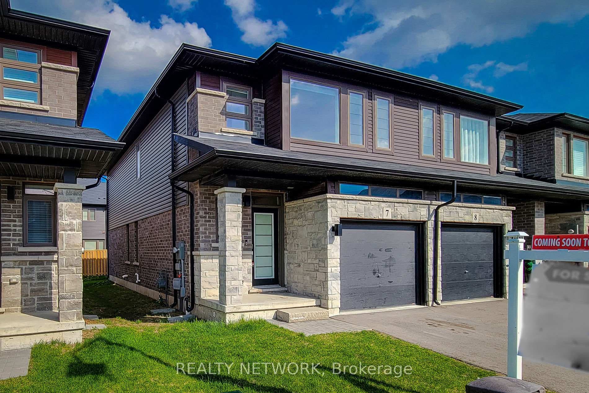 30 Times Square Boulevard Unit 7, Hamilton, ON L8J 0M1 - Photo 1